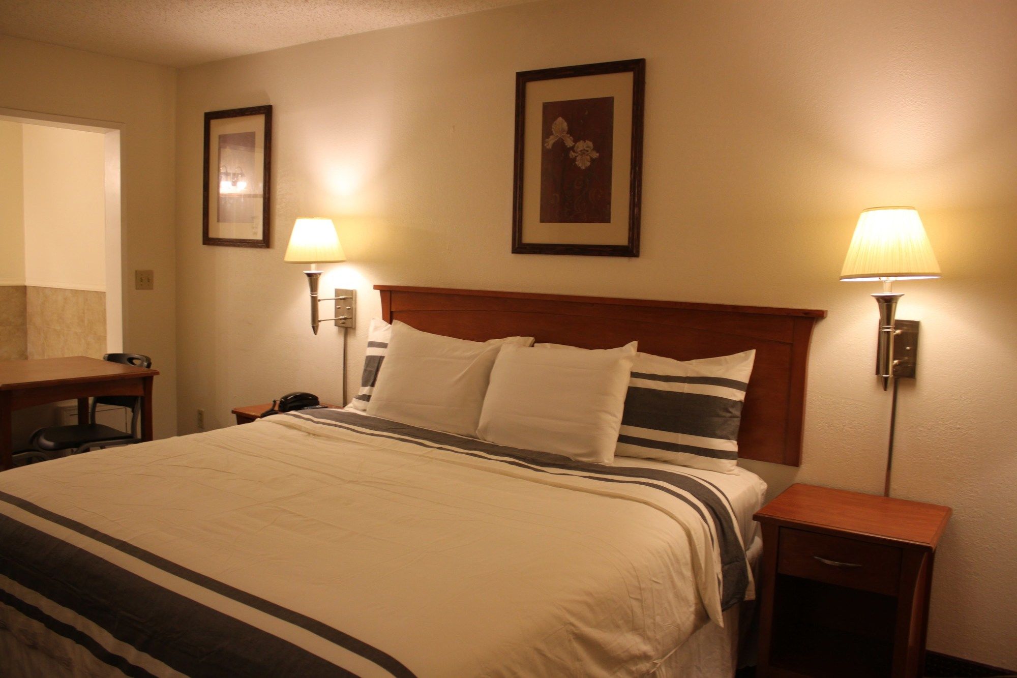 Port of Tacoma Inn
