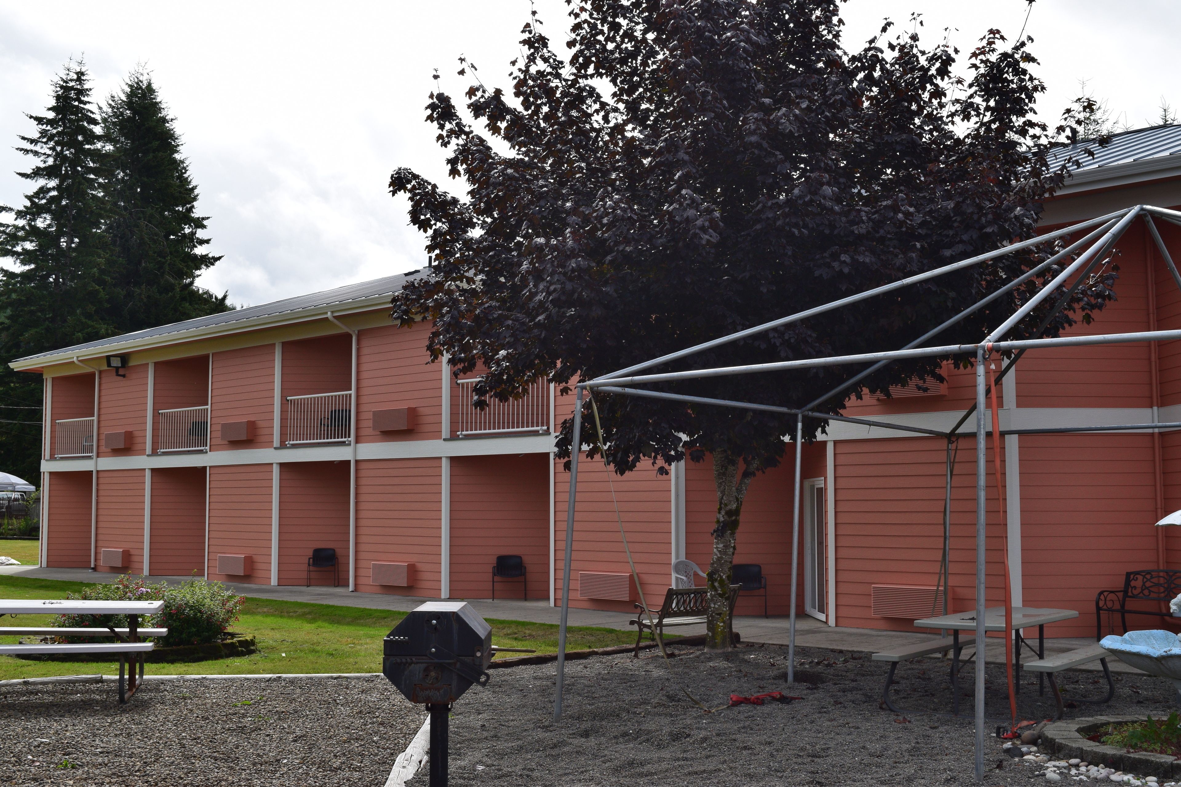 Dew Drop Inn Motel Forks