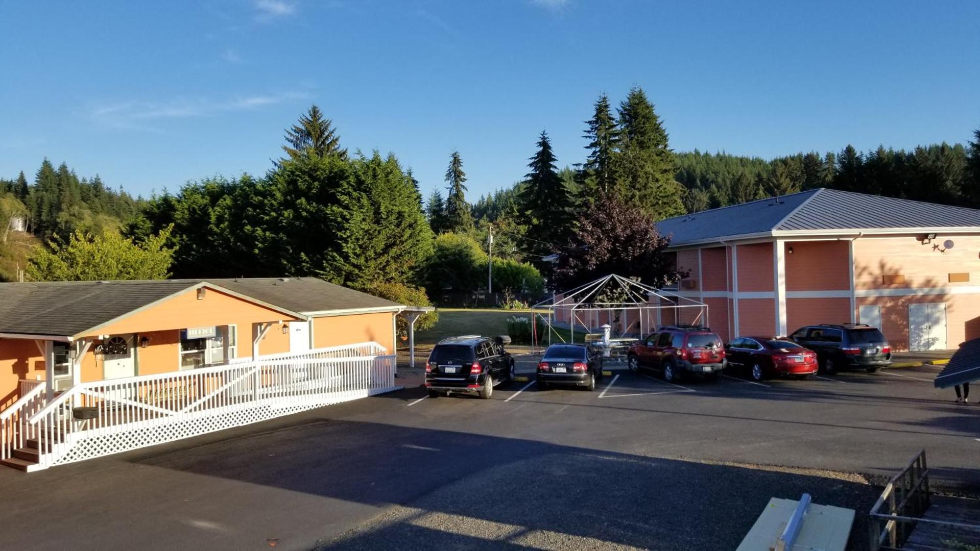 Dew Drop Inn Motel Forks