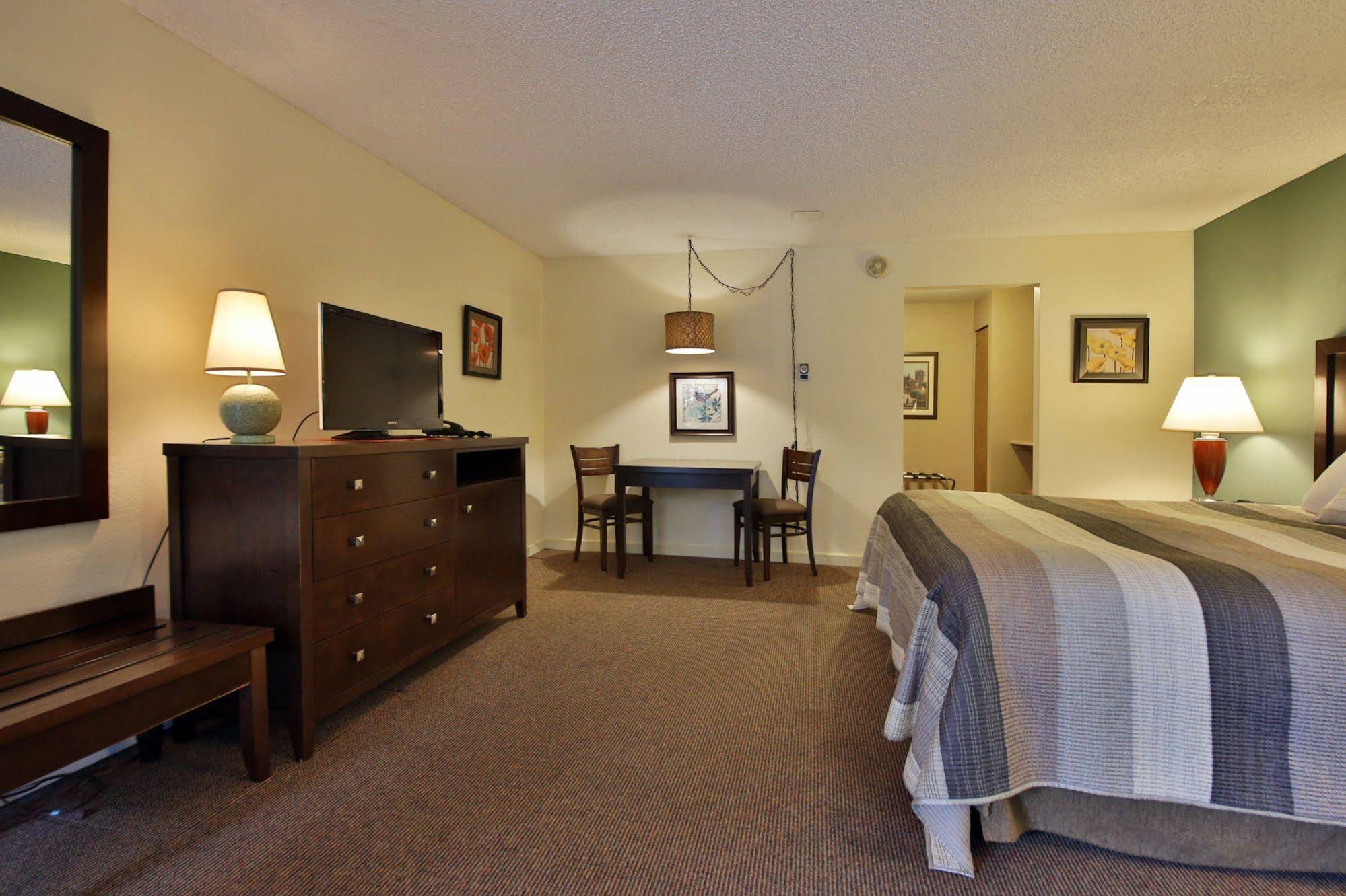 Harbor Inn