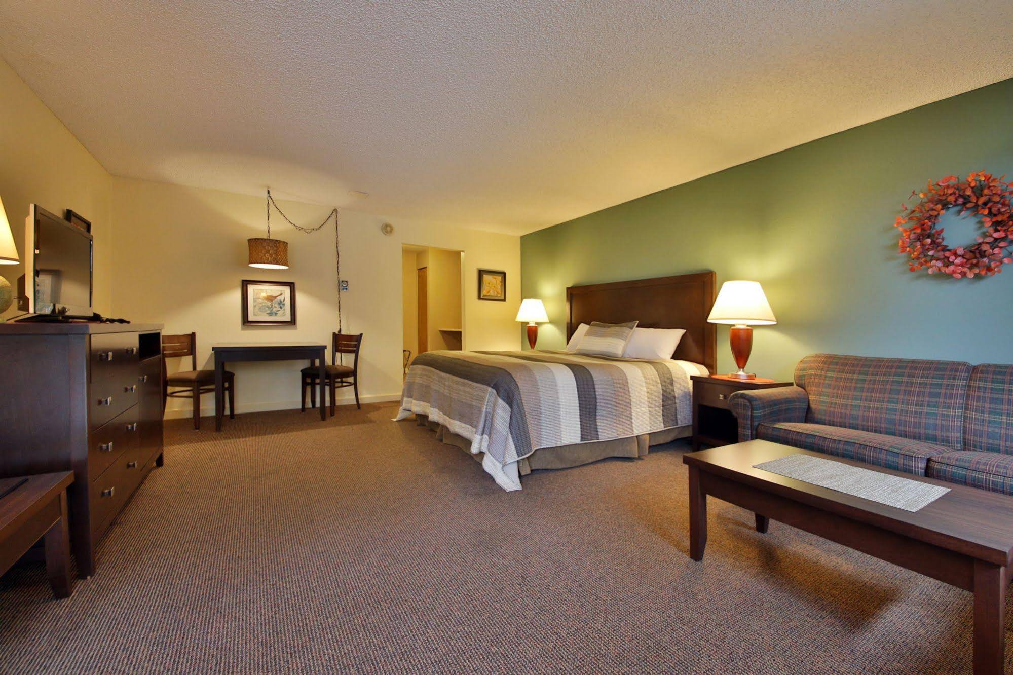 Harbor Inn