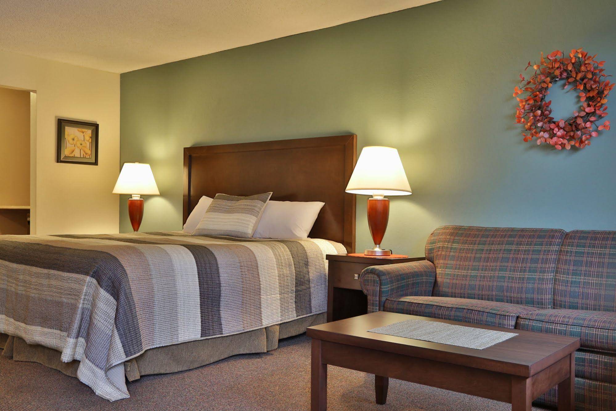 Harbor Inn