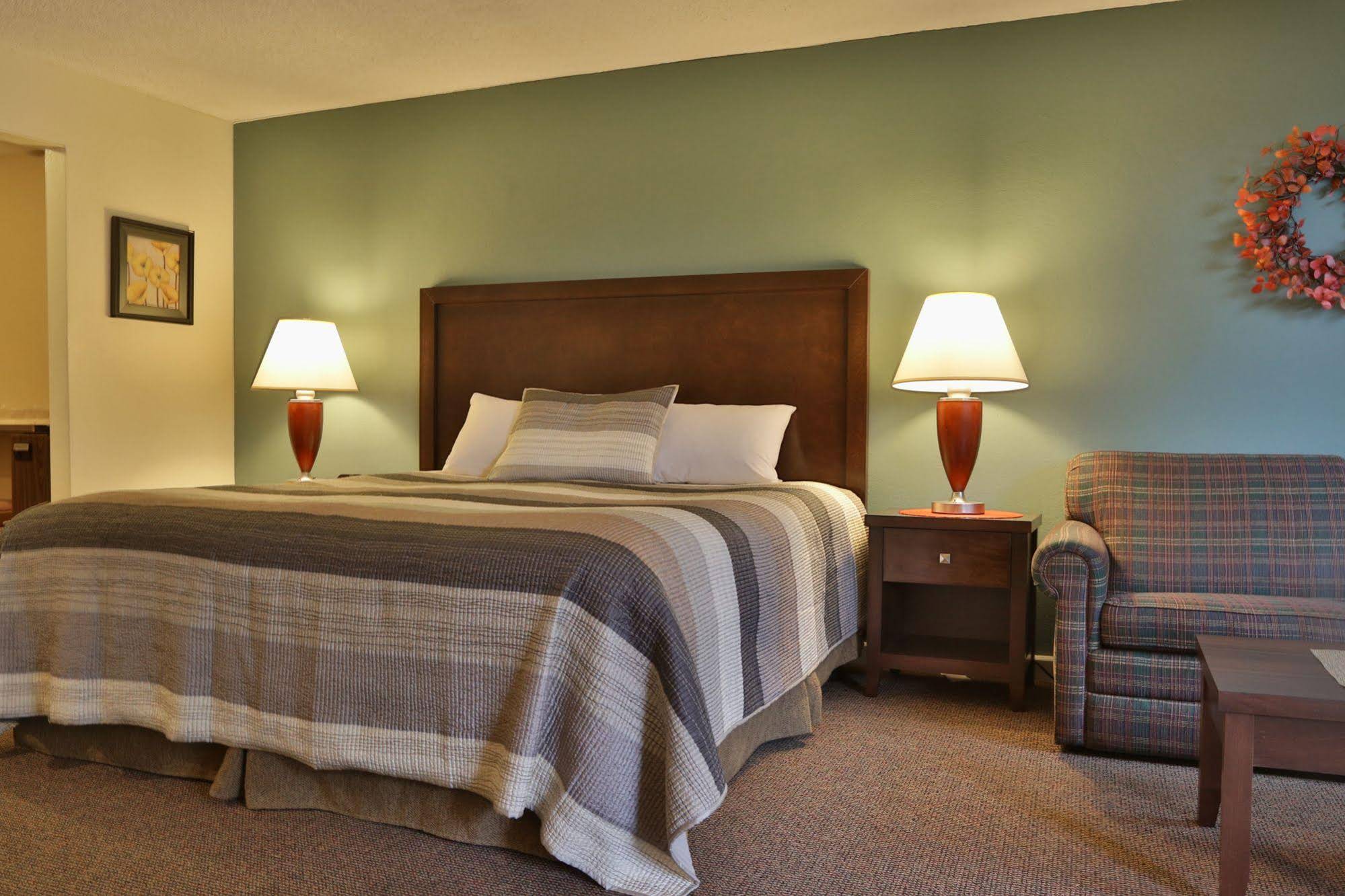 Harbor Inn