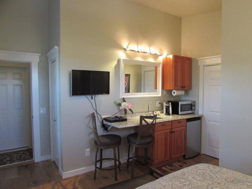 Friday Harbor Grand B&b