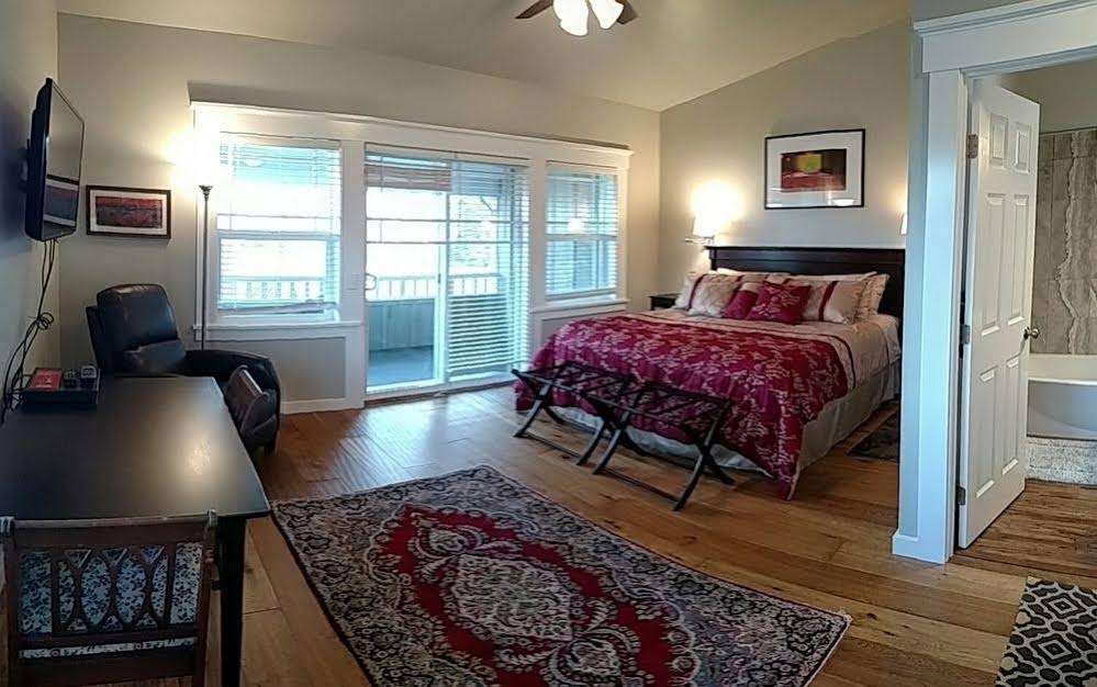 Friday Harbor Grand B&b