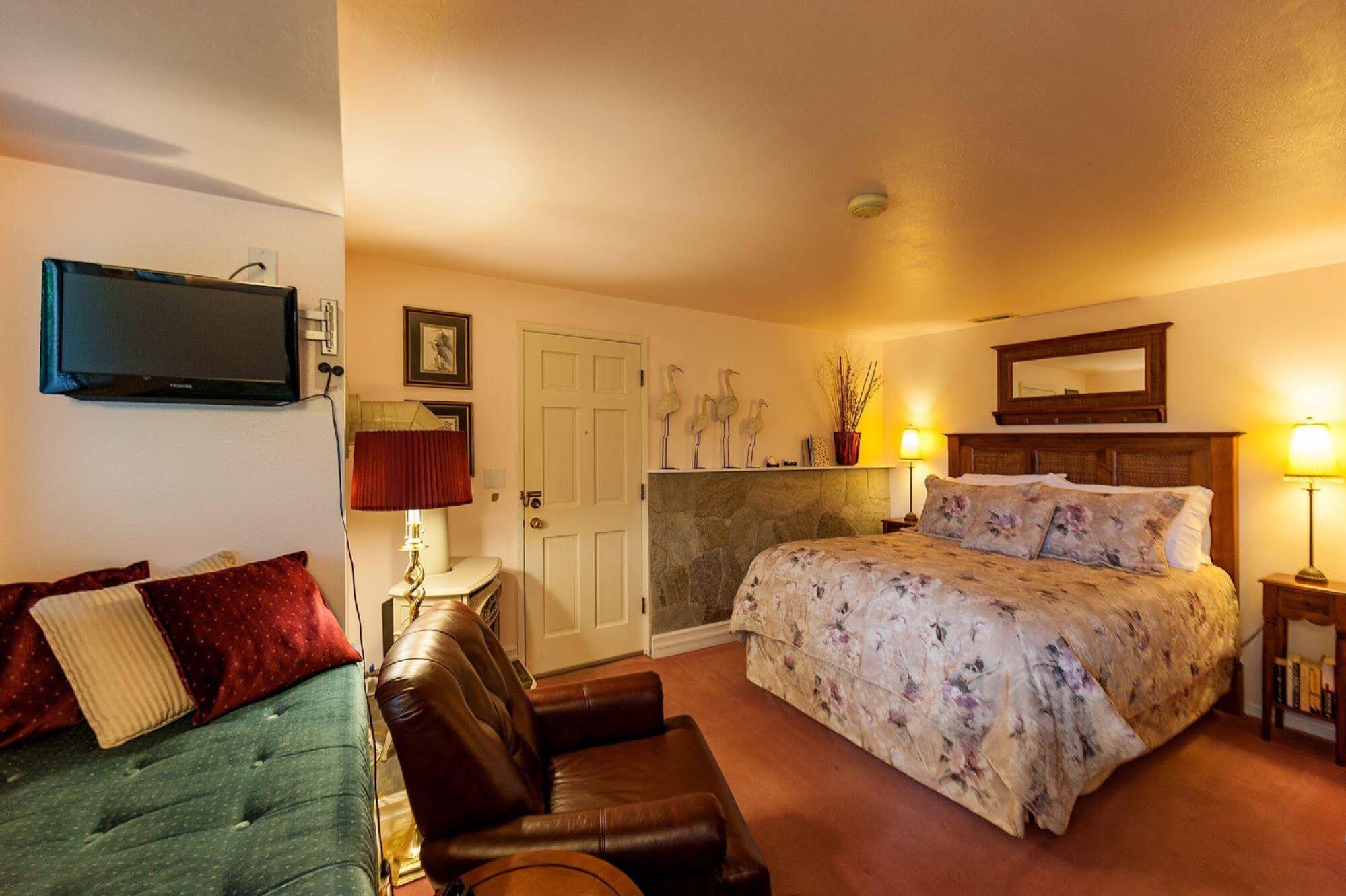Hillside House Bed & Breakfast