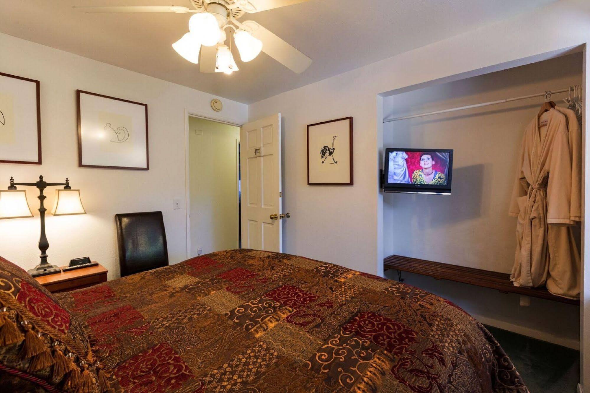 Hillside House Bed & Breakfast