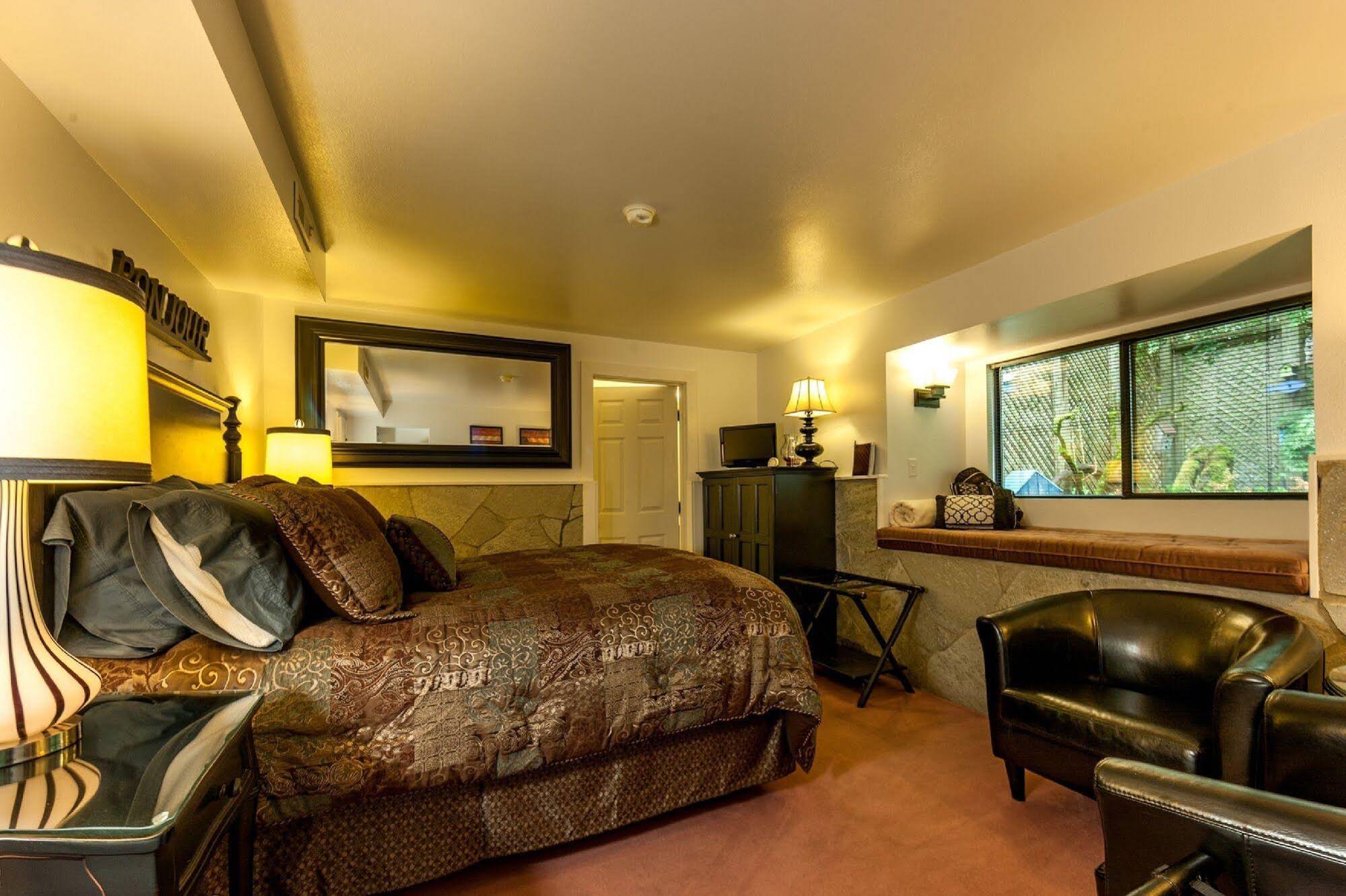 Hillside House Bed & Breakfast
