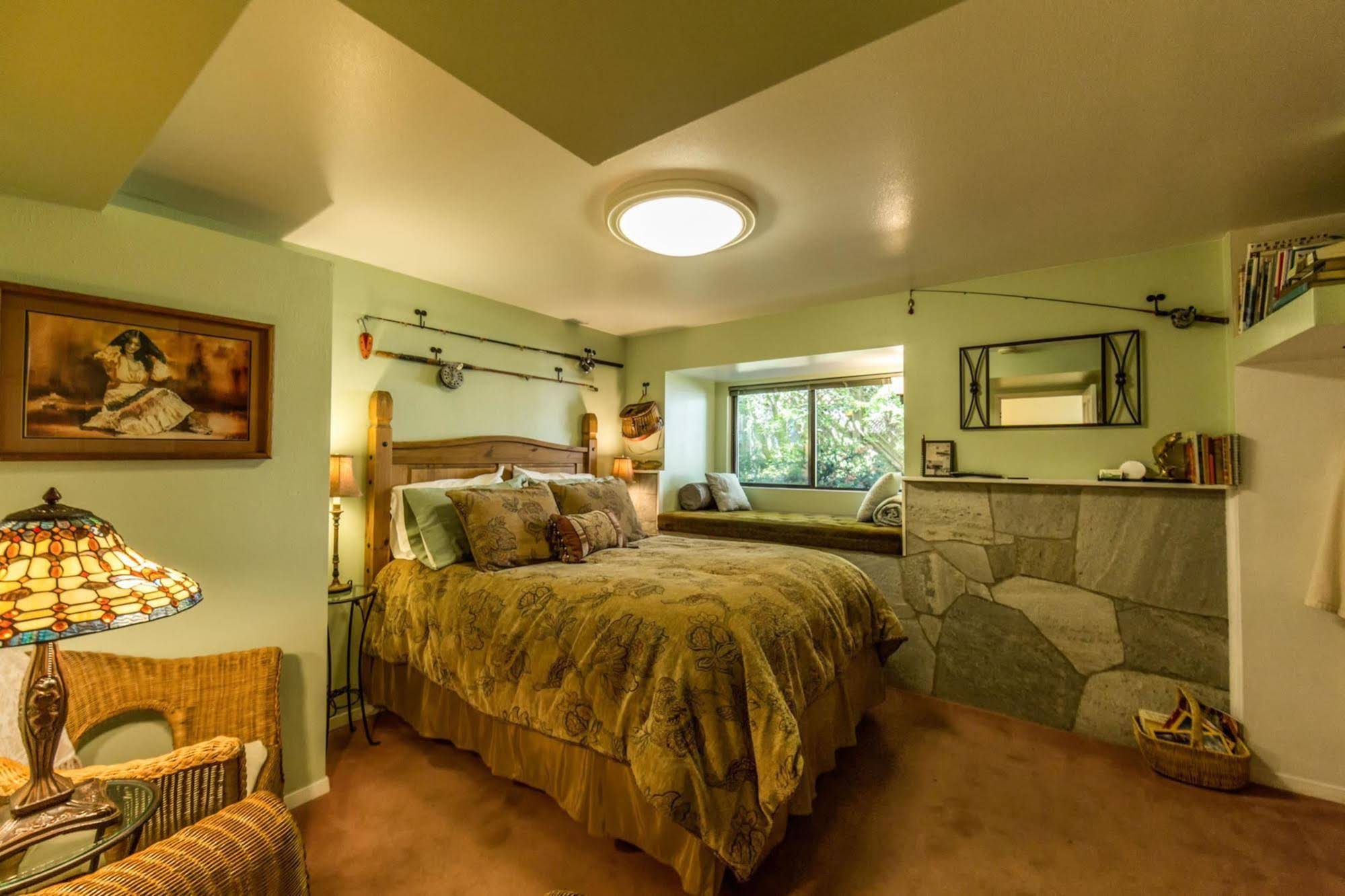 Hillside House Bed & Breakfast