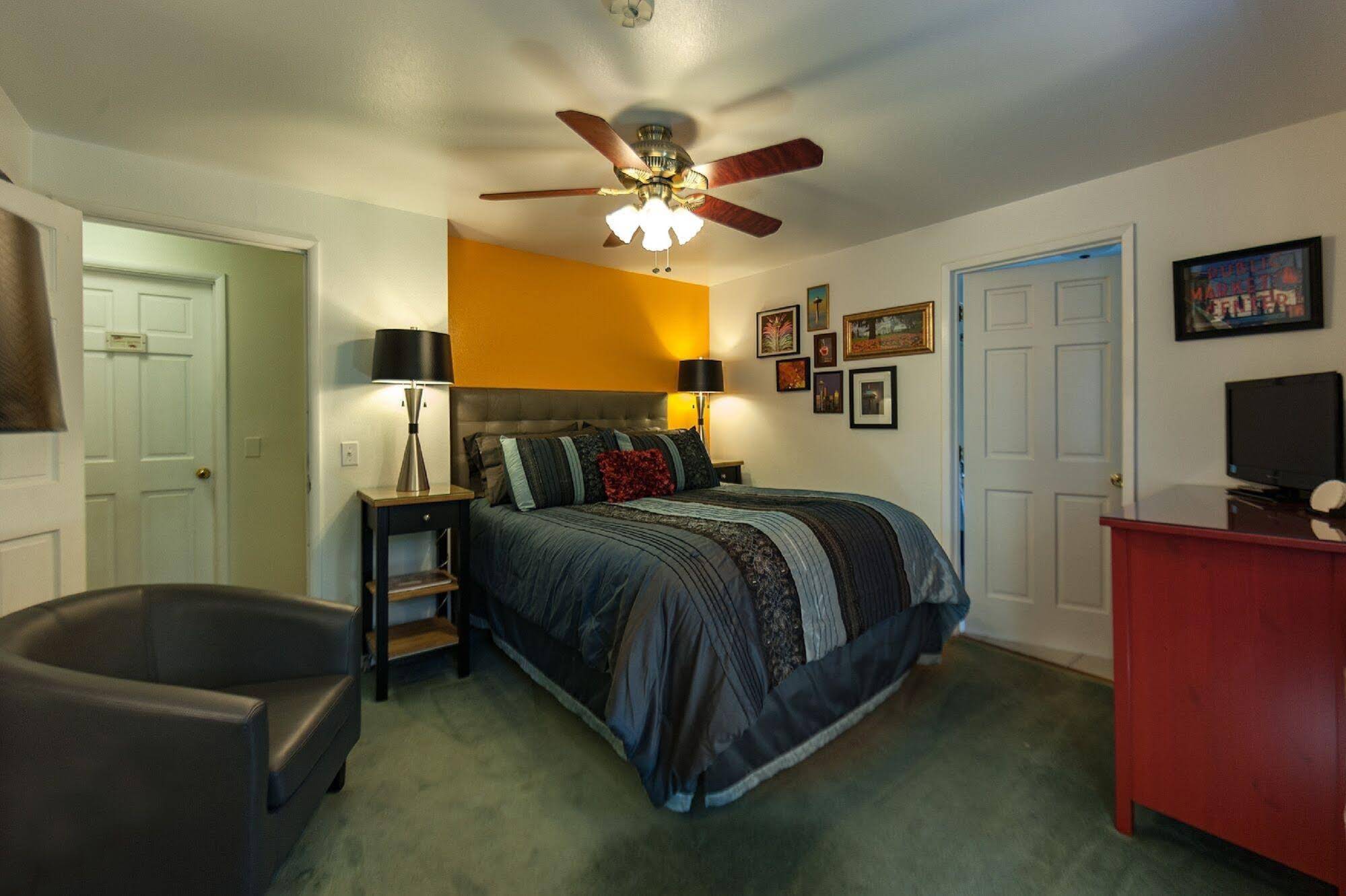 Hillside House Bed & Breakfast