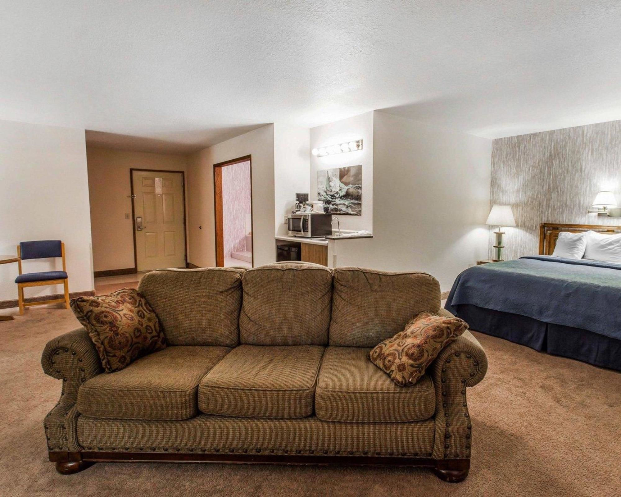 Quality Inn & Suites
