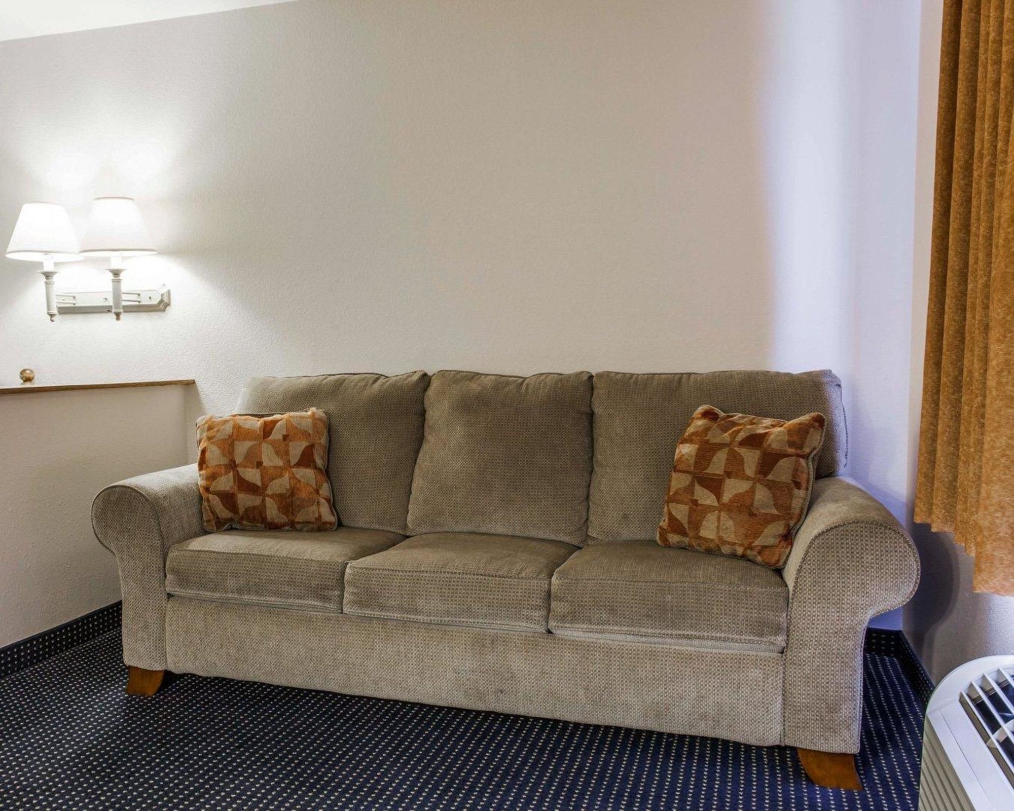 Quality Inn & Suites