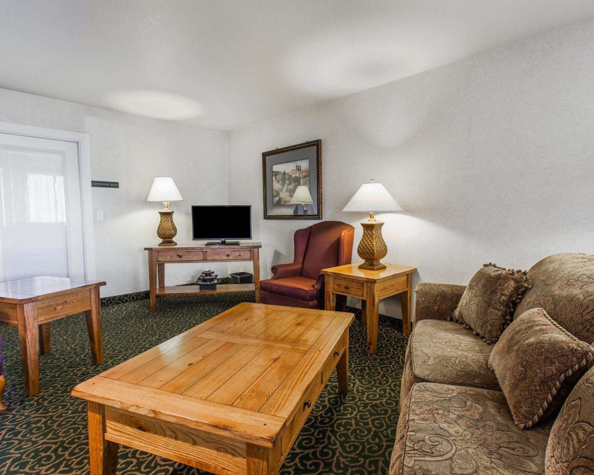 Quality Inn & Suites