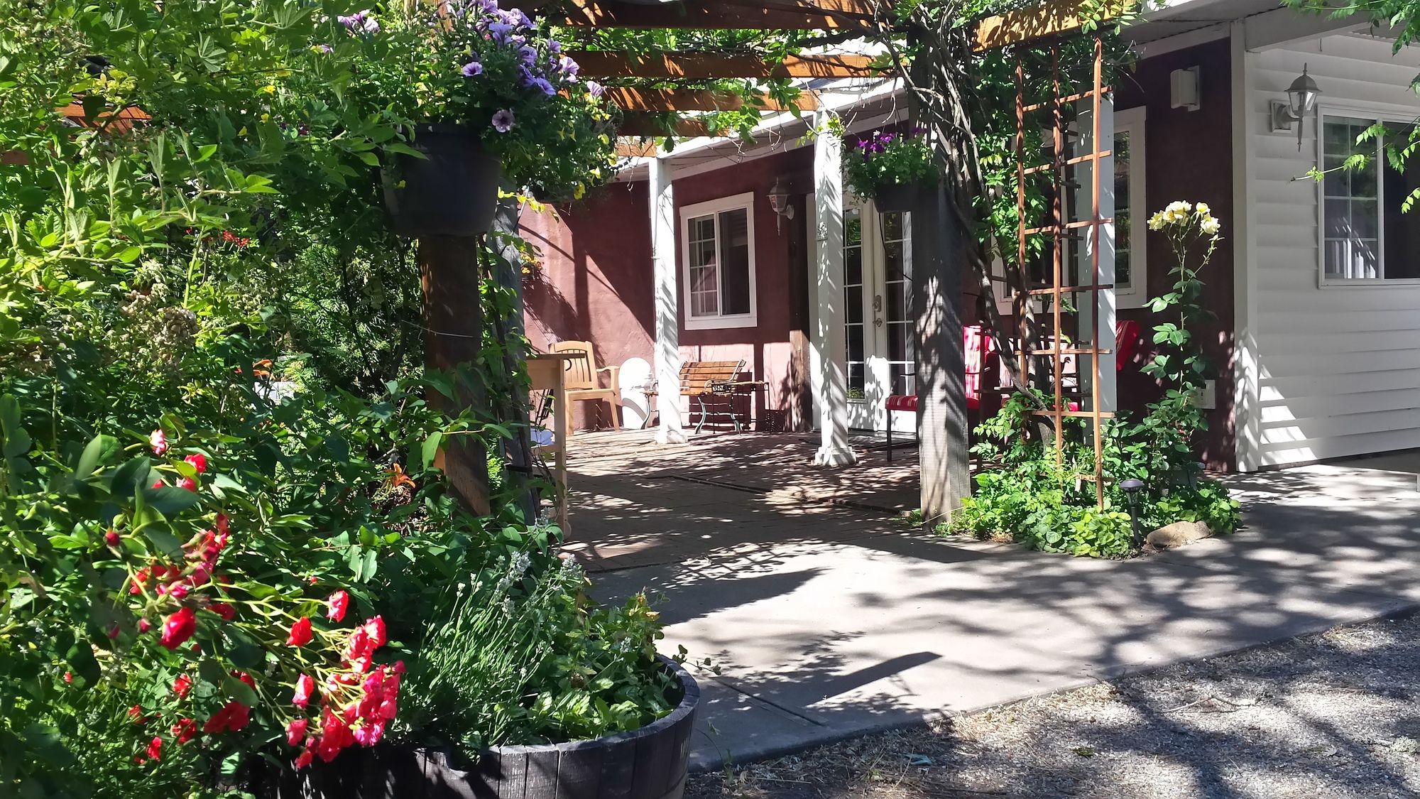 Husum's Riverside Bed And Breakfast