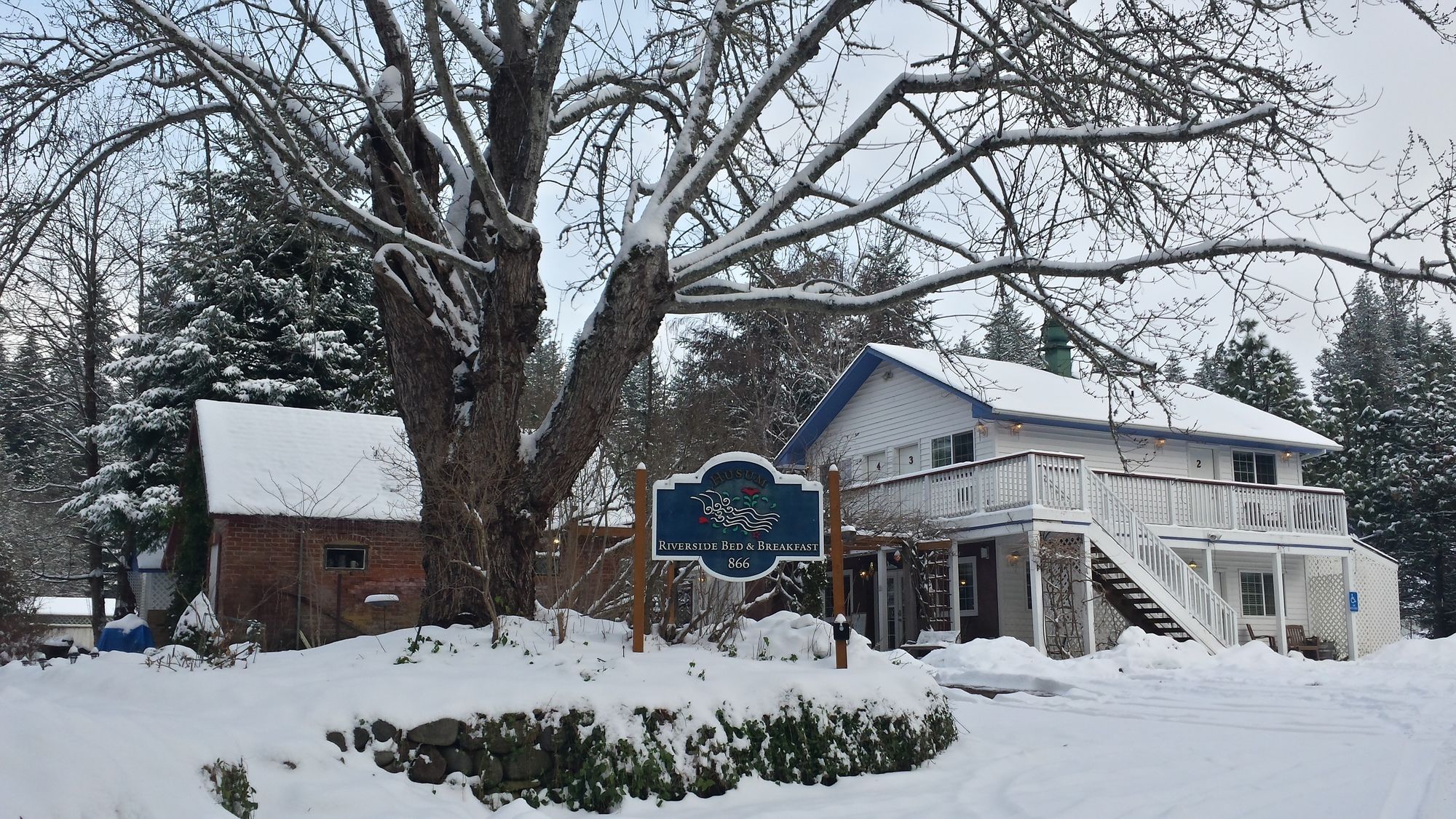 Husum's Riverside Bed And Breakfast