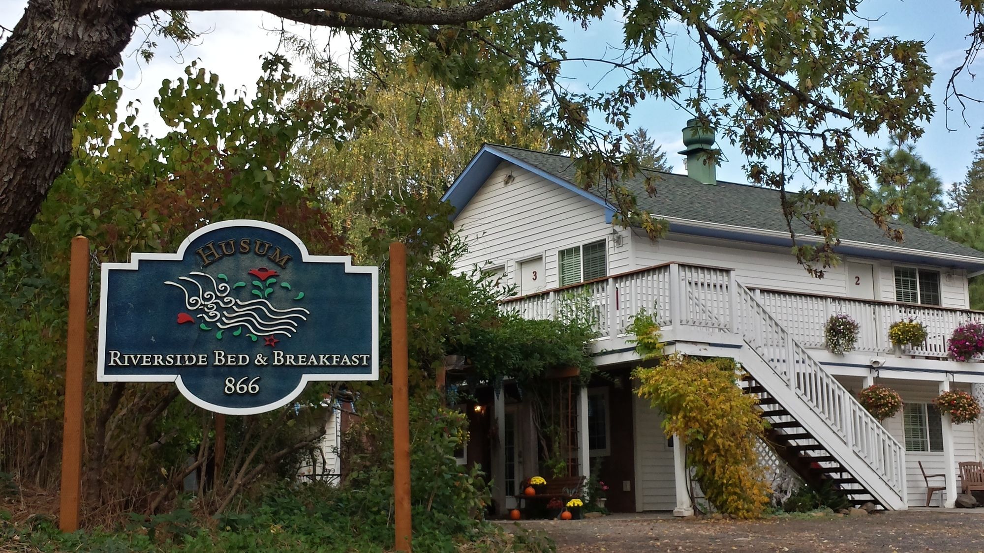 Husum's Riverside Bed And Breakfast