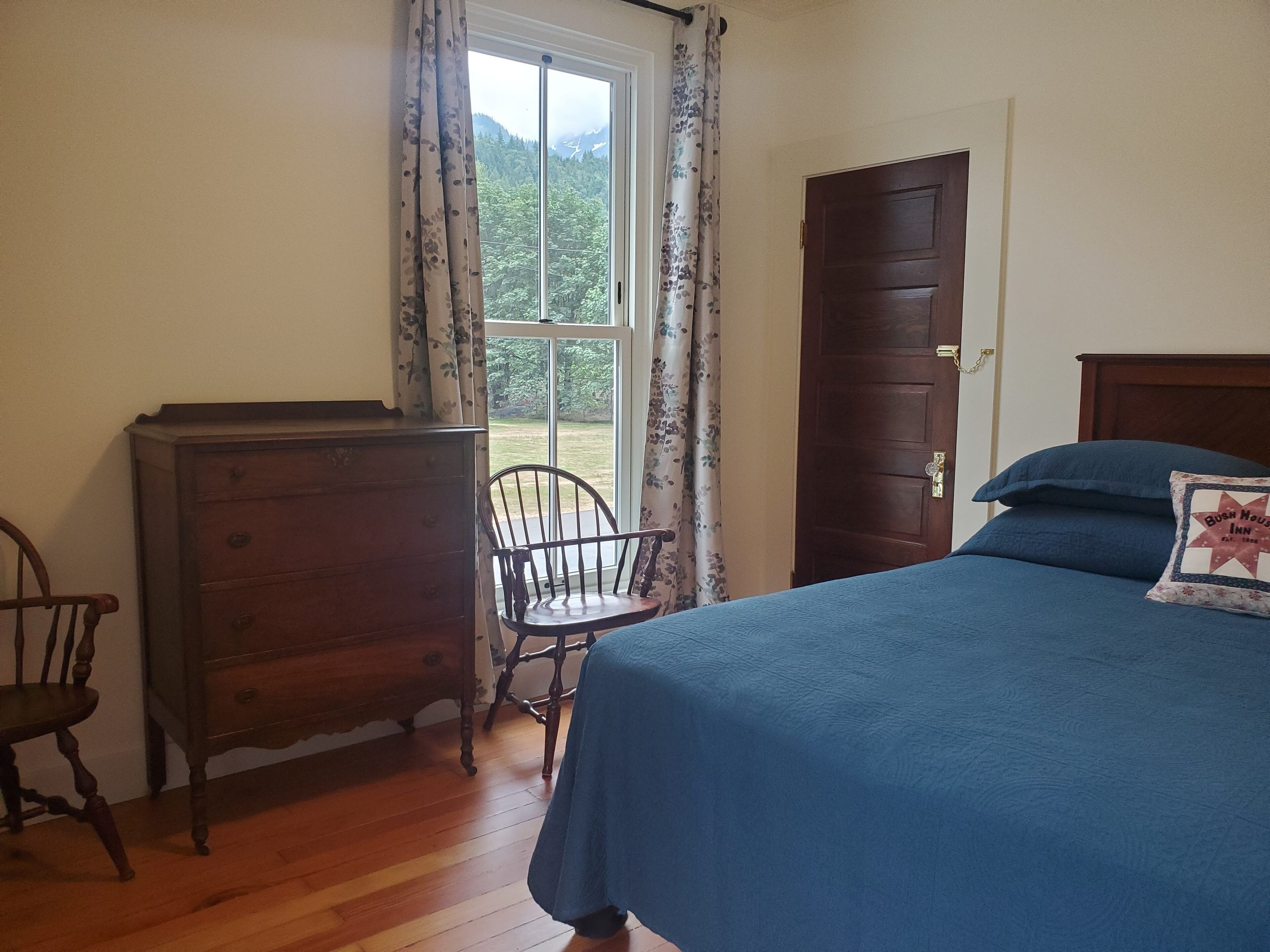 Bush House Inn