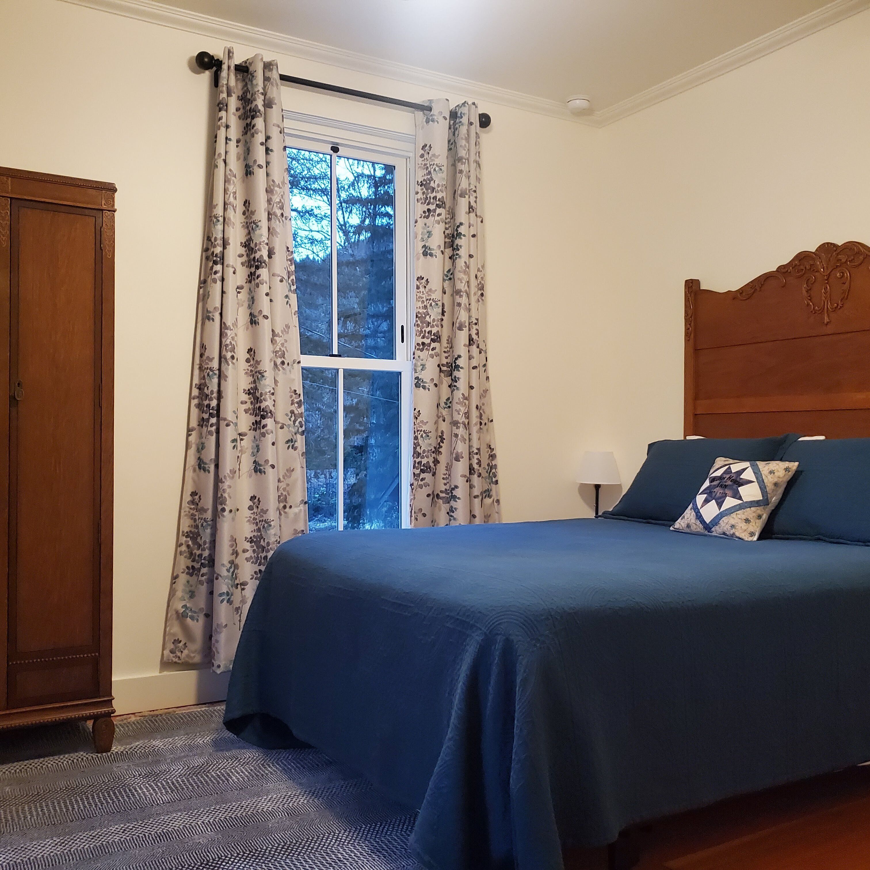 Bush House Inn