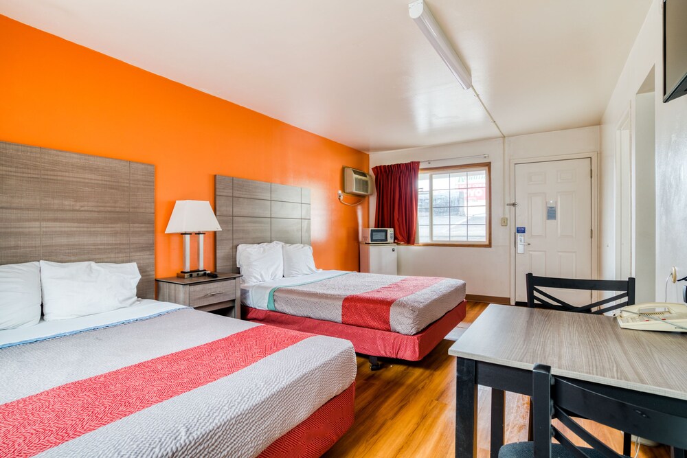 OYO Hotel Kalama
