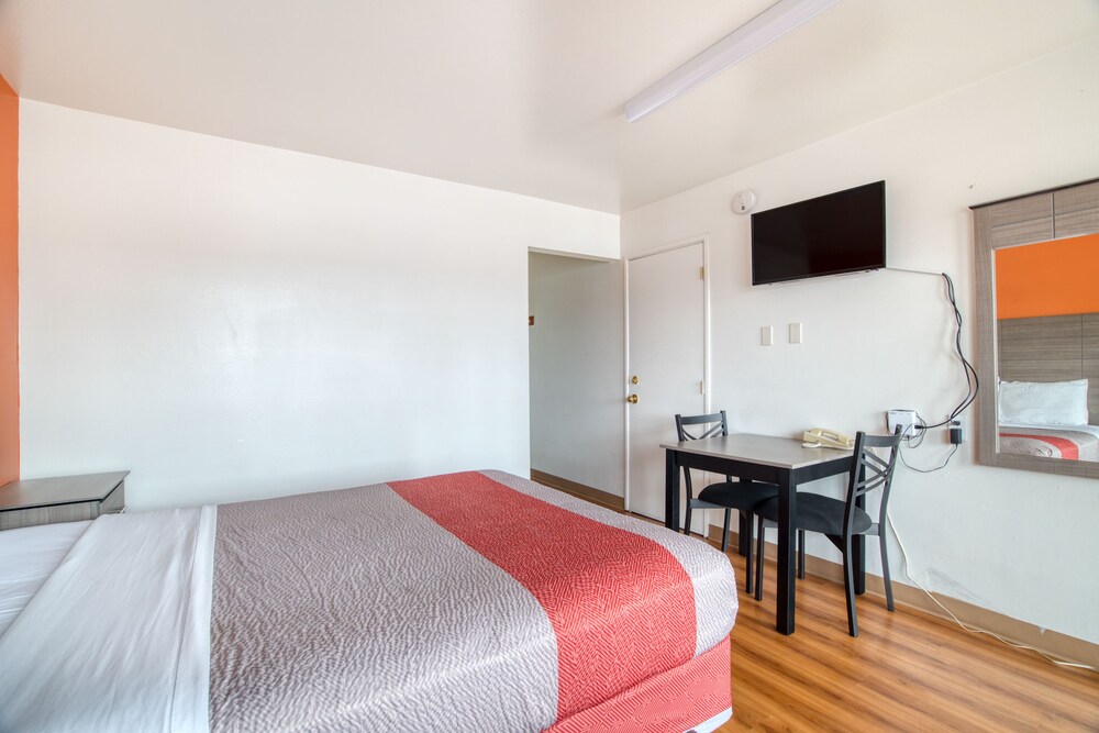 OYO Hotel Kalama