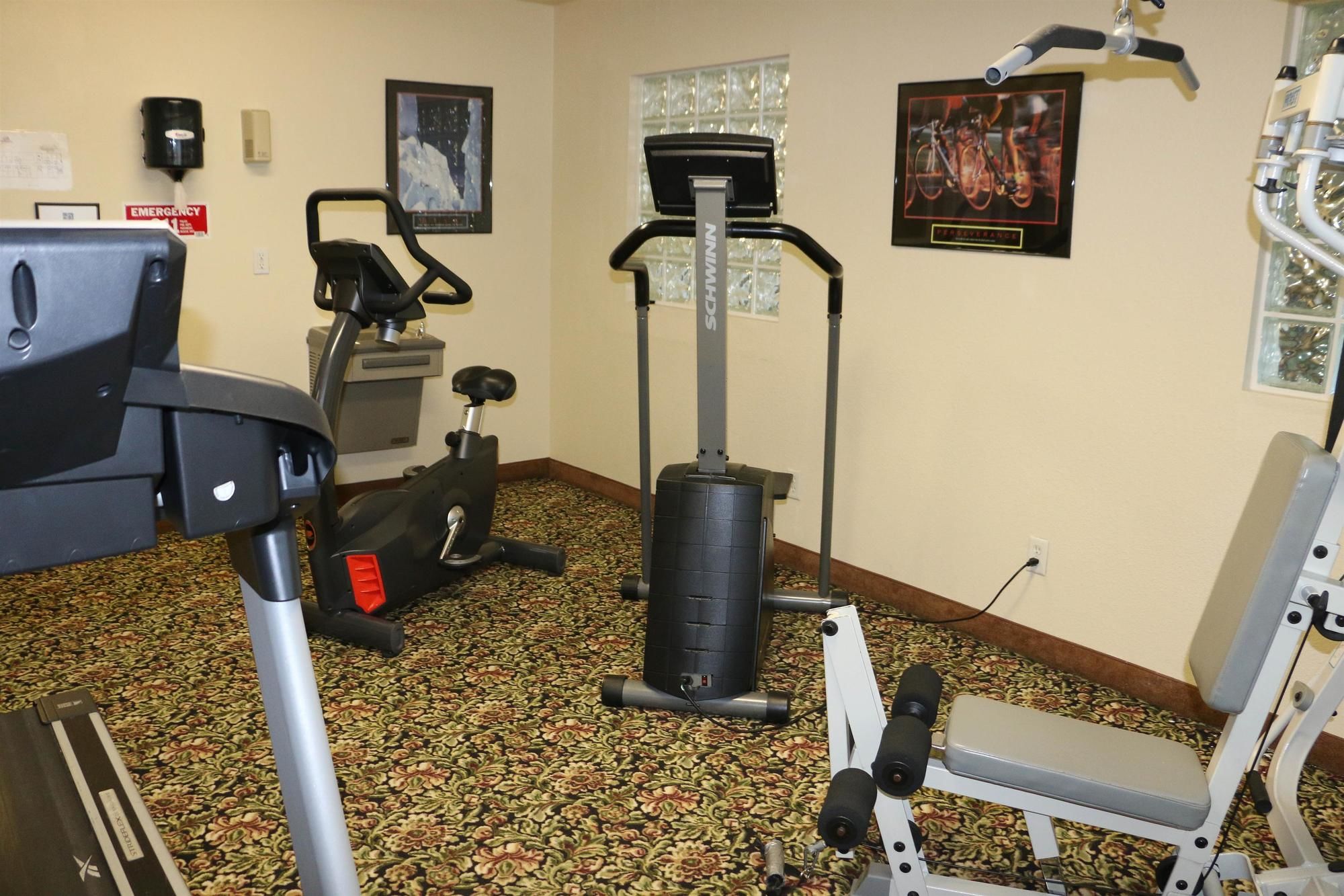 GuestHouse Inn & Suites Kelso/Longview
