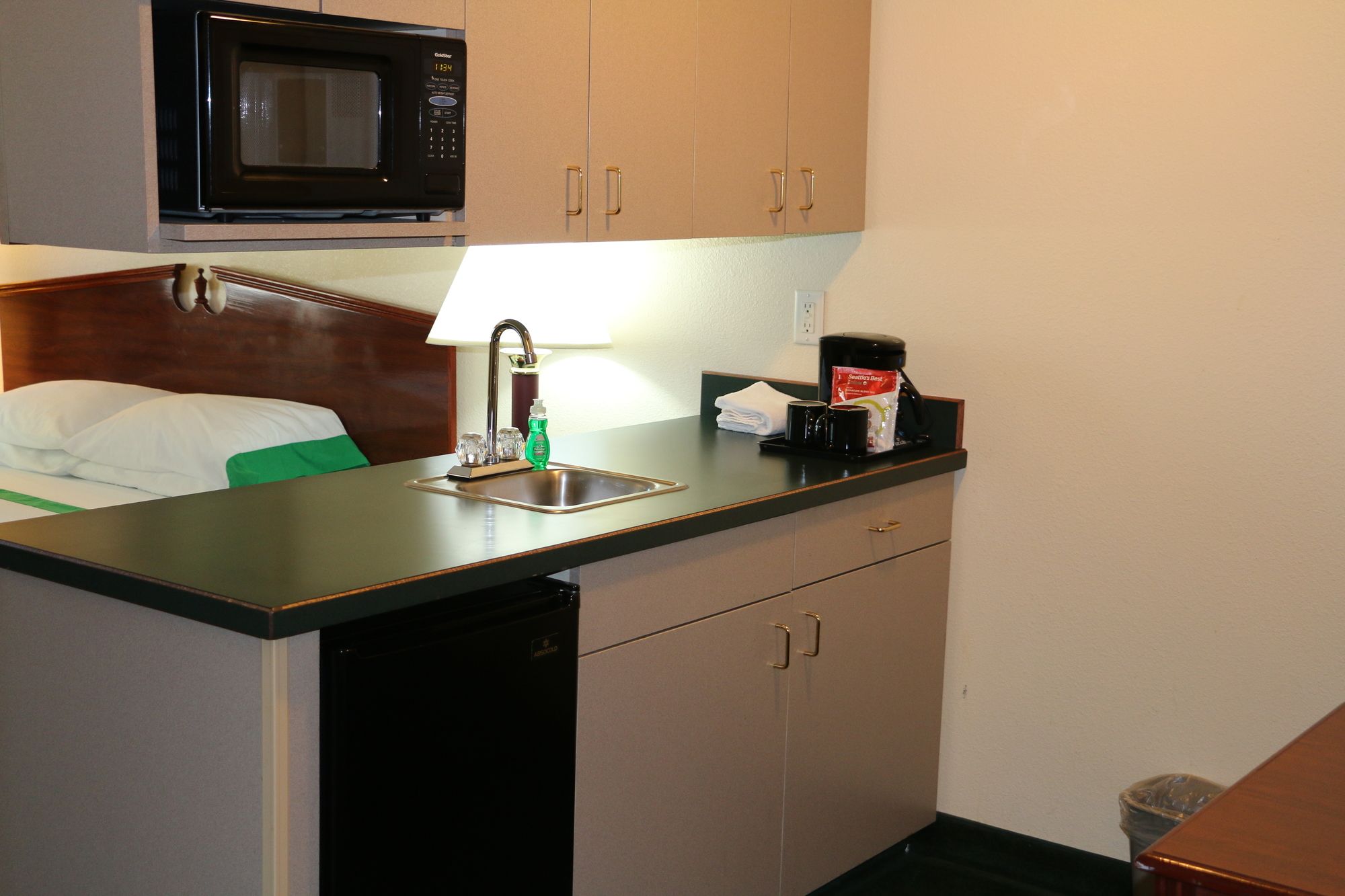 GuestHouse Inn & Suites Kelso/Longview