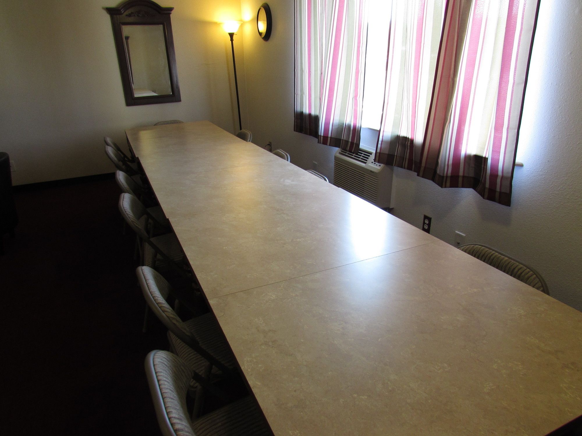 Kennewick Suites