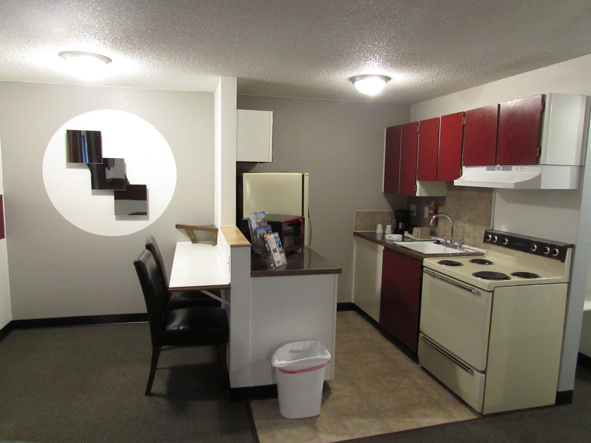 Kennewick Suites