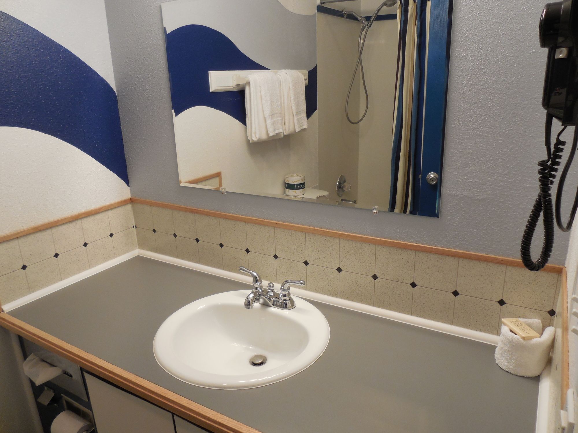 Kennewick Suites