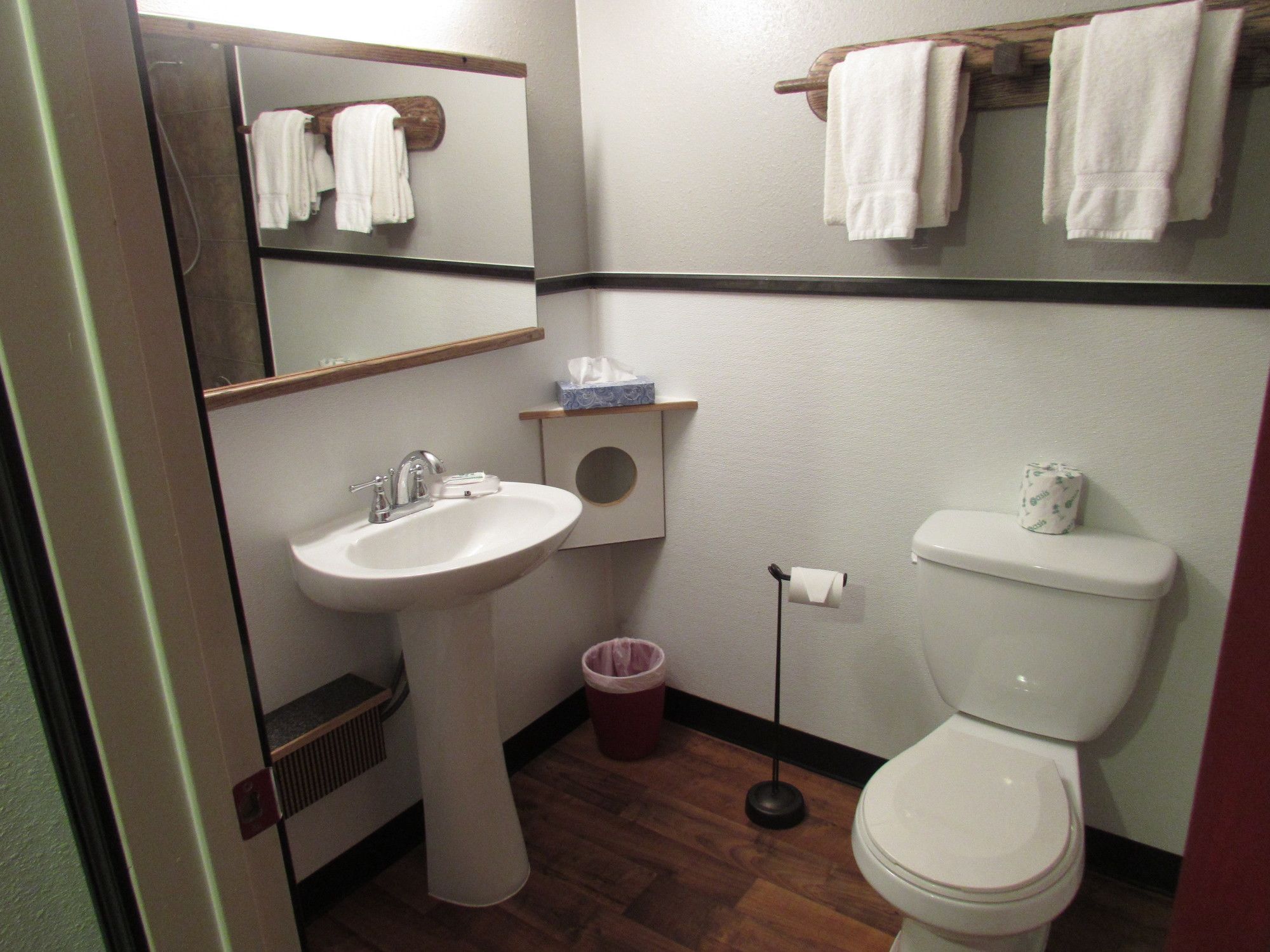 Kennewick Suites