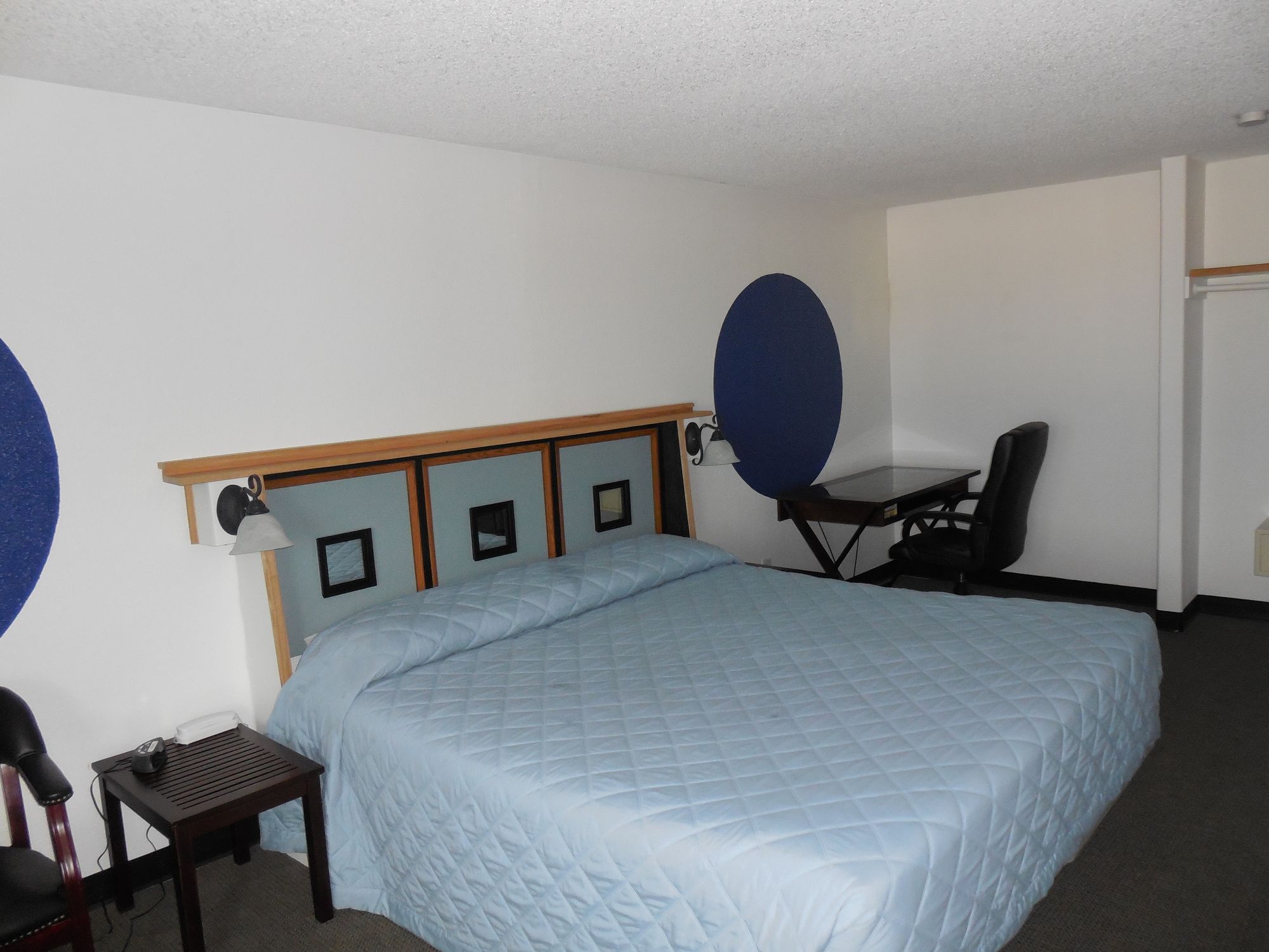 Kennewick Suites