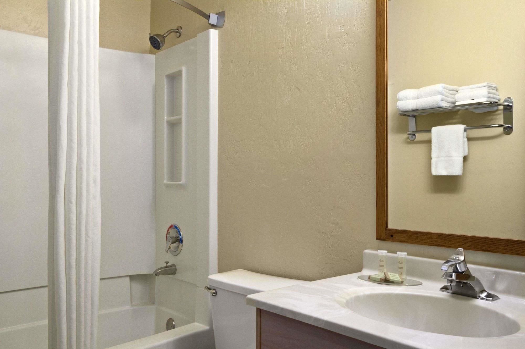 Super 8 by Wyndham Kennewick