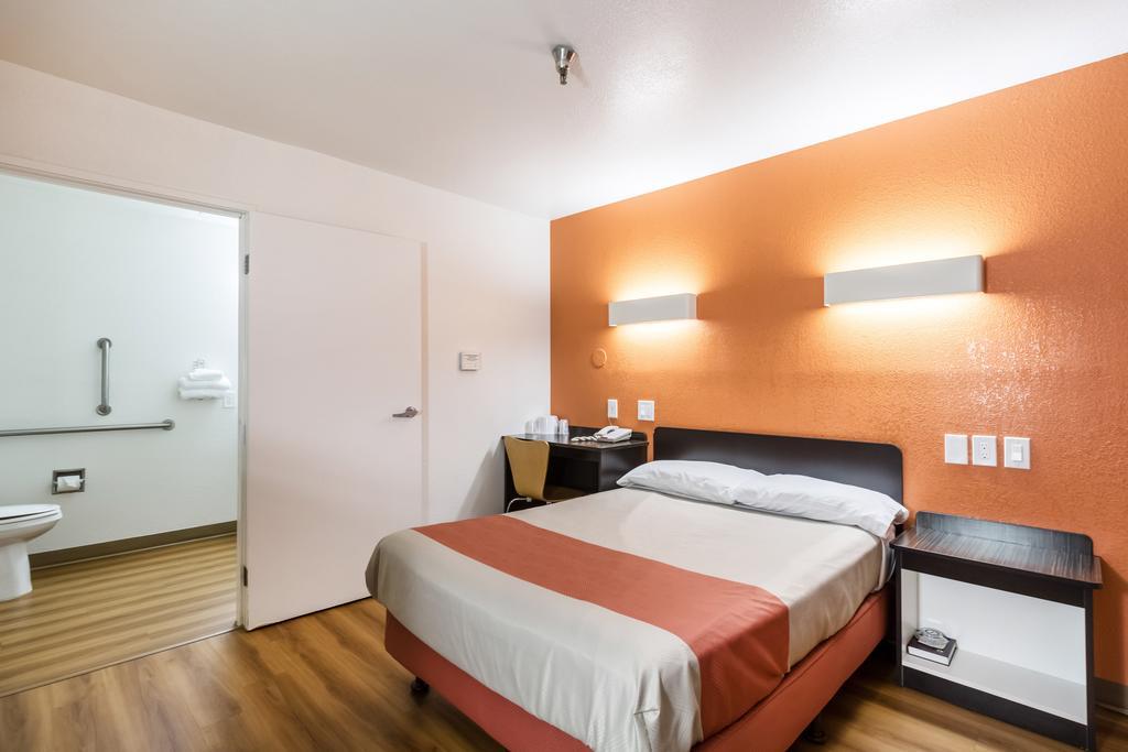 Motel 6 Seattle North - Kirkland