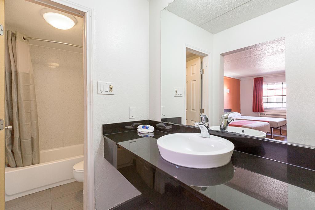 Motel 6 Seattle North - Kirkland