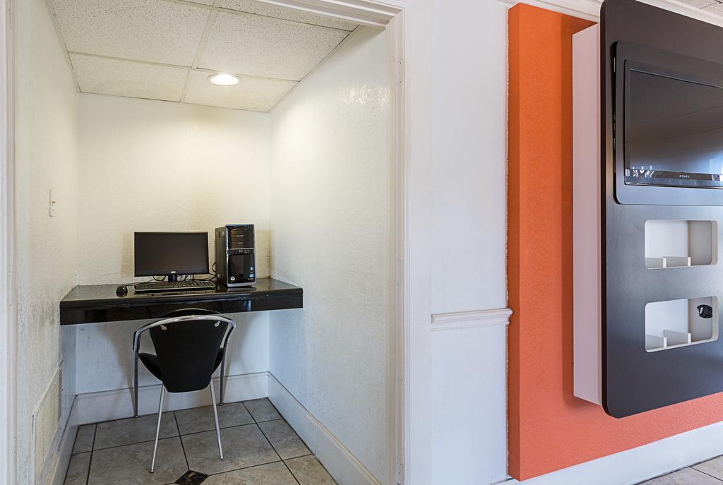 Motel 6 Seattle North - Kirkland