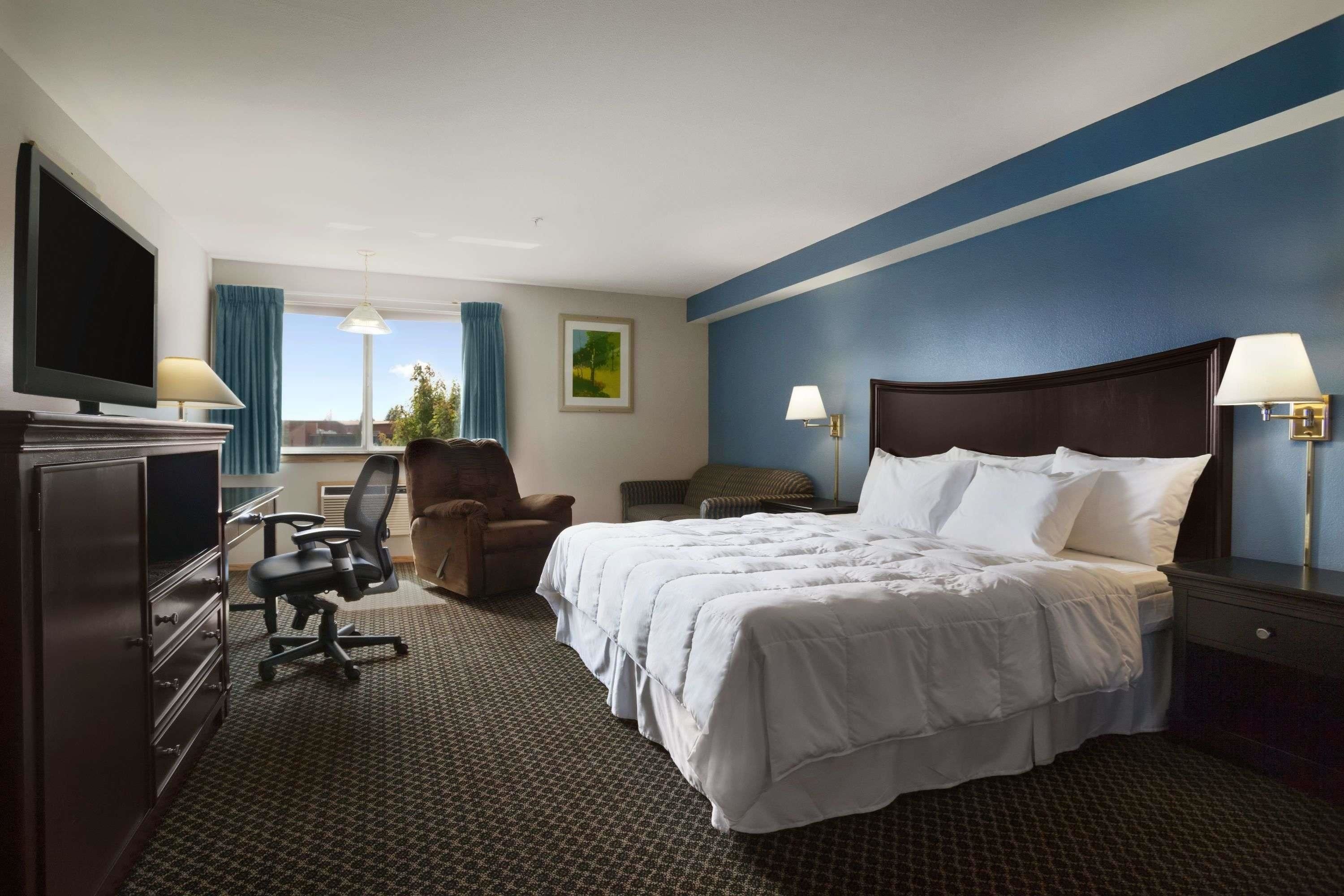 Days Inn by Wyndham Lacey Olympia Area