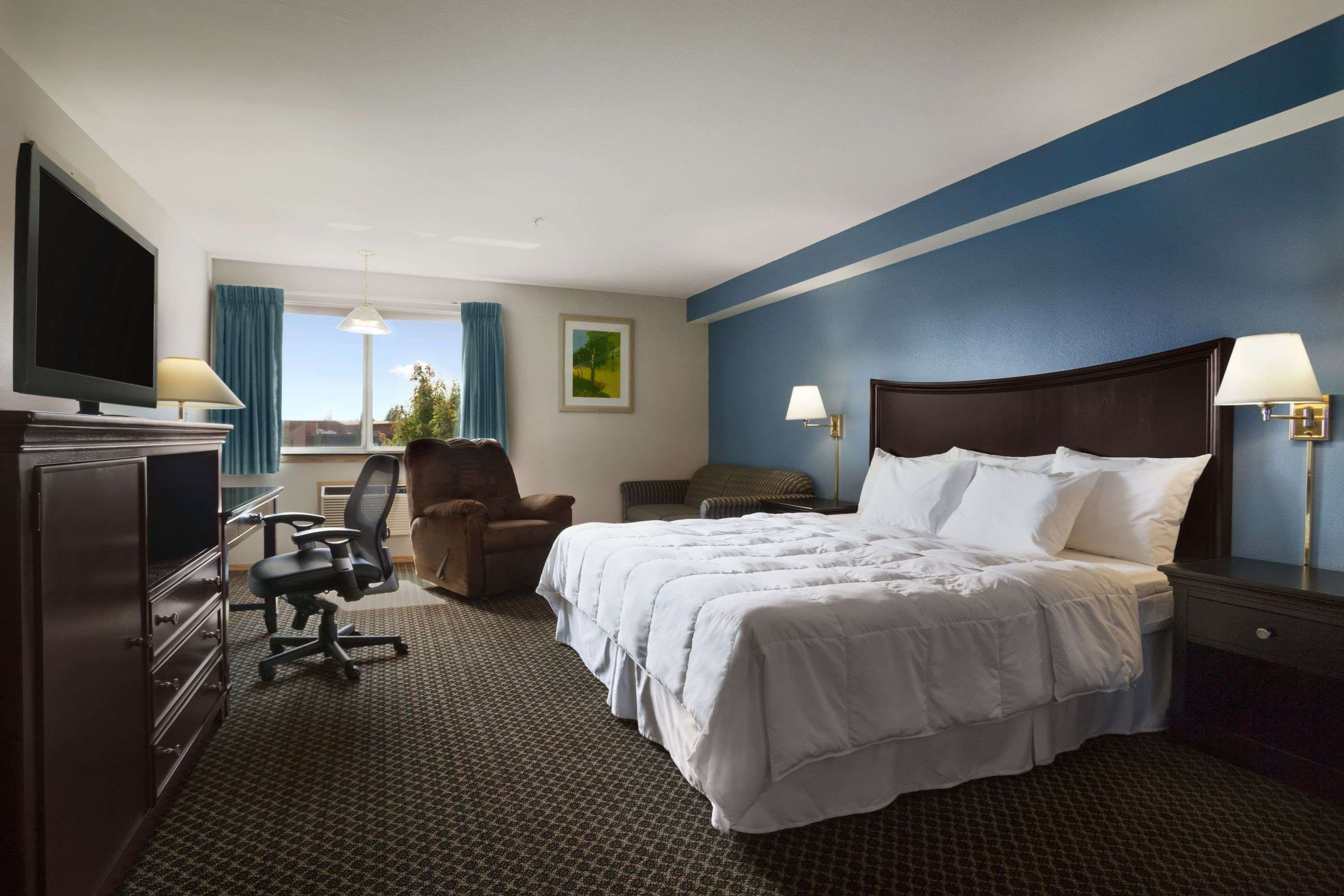 Days Inn by Wyndham Lacey Olympia Area