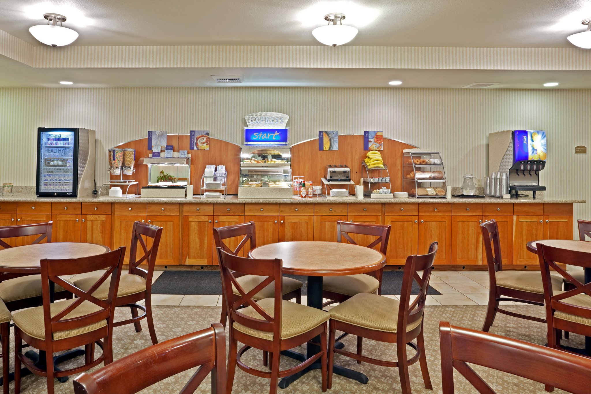 Holiday Inn Express & Suites Lacey - Olympia