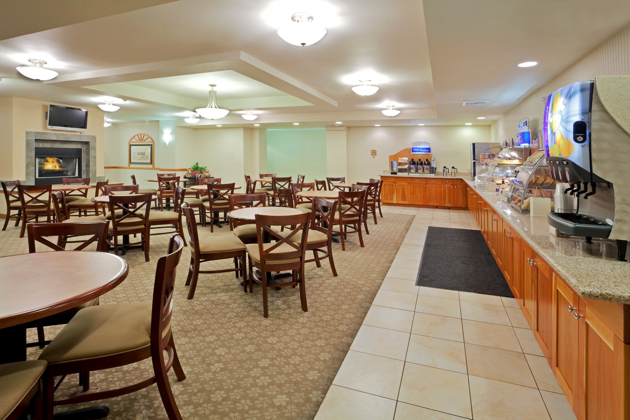 Holiday Inn Express & Suites Lacey - Olympia