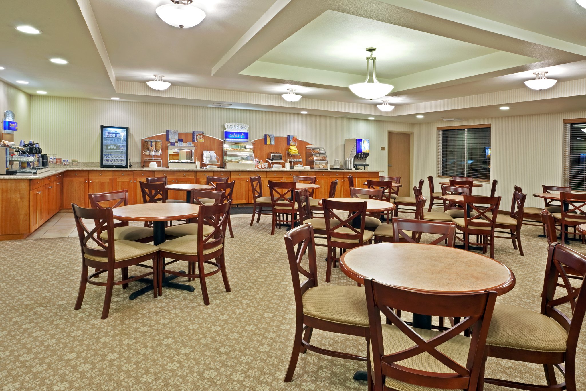Holiday Inn Express & Suites Lacey - Olympia