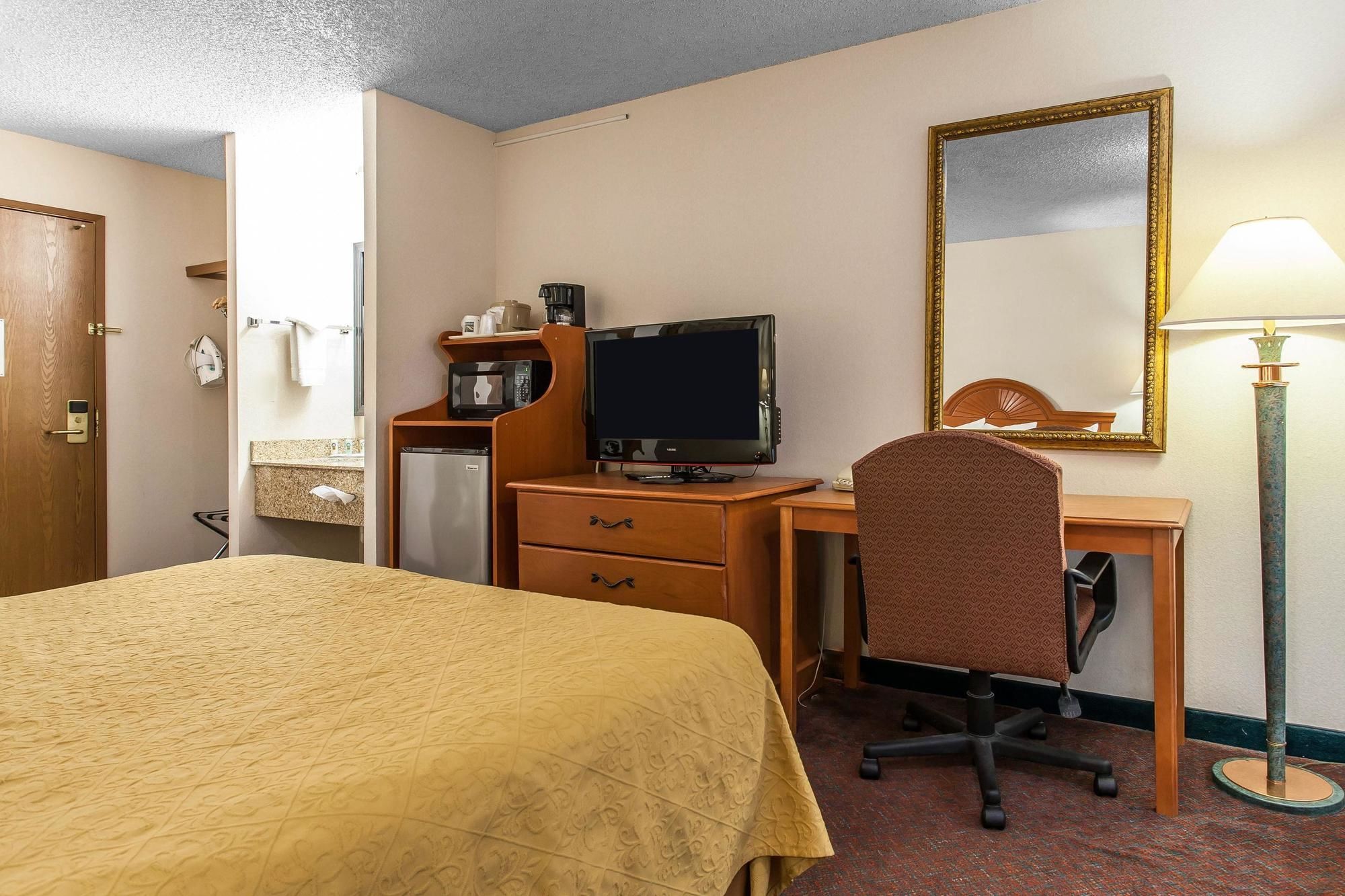 Quality Inn & Suites Lacey I-5