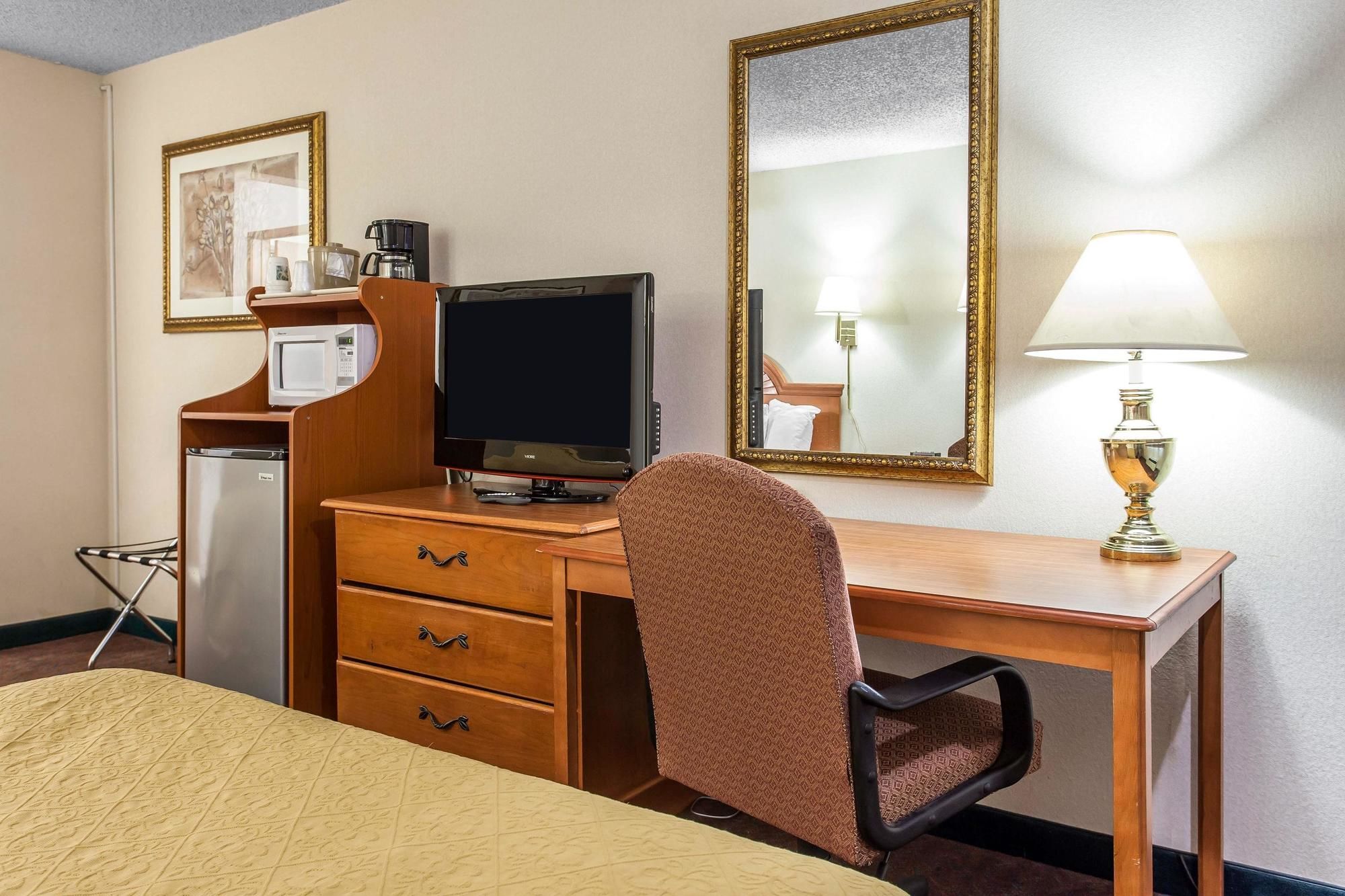 Quality Inn & Suites Lacey I-5
