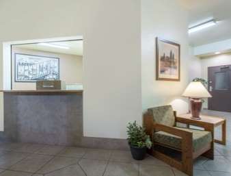 Super 8 by Wyndham Lacey Olympia Area