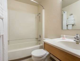 Super 8 by Wyndham Lacey Olympia Area