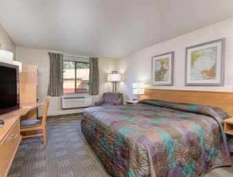 Super 8 by Wyndham Lacey Olympia Area