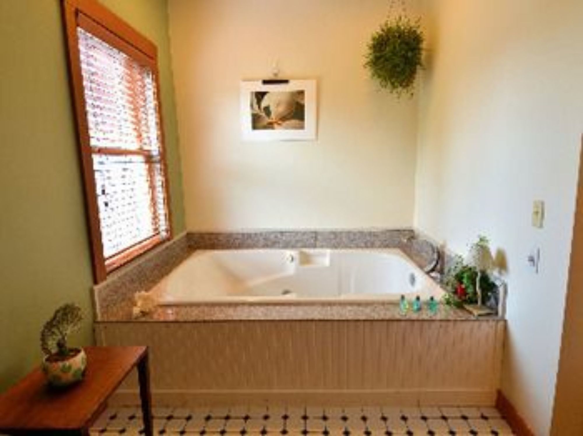The Heron Inn & Day Spa