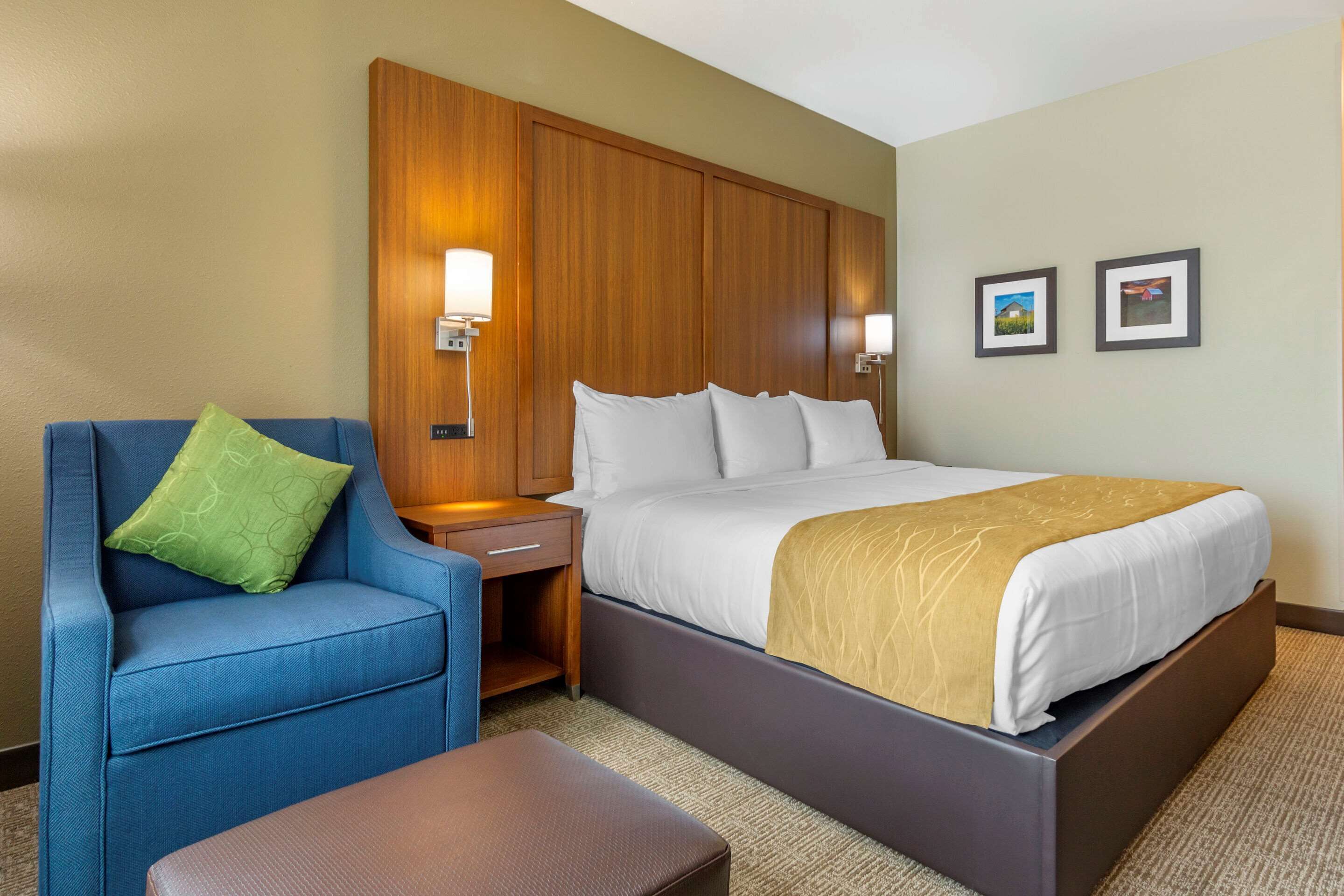 Comfort Inn & Suites Lakewood by JBLM