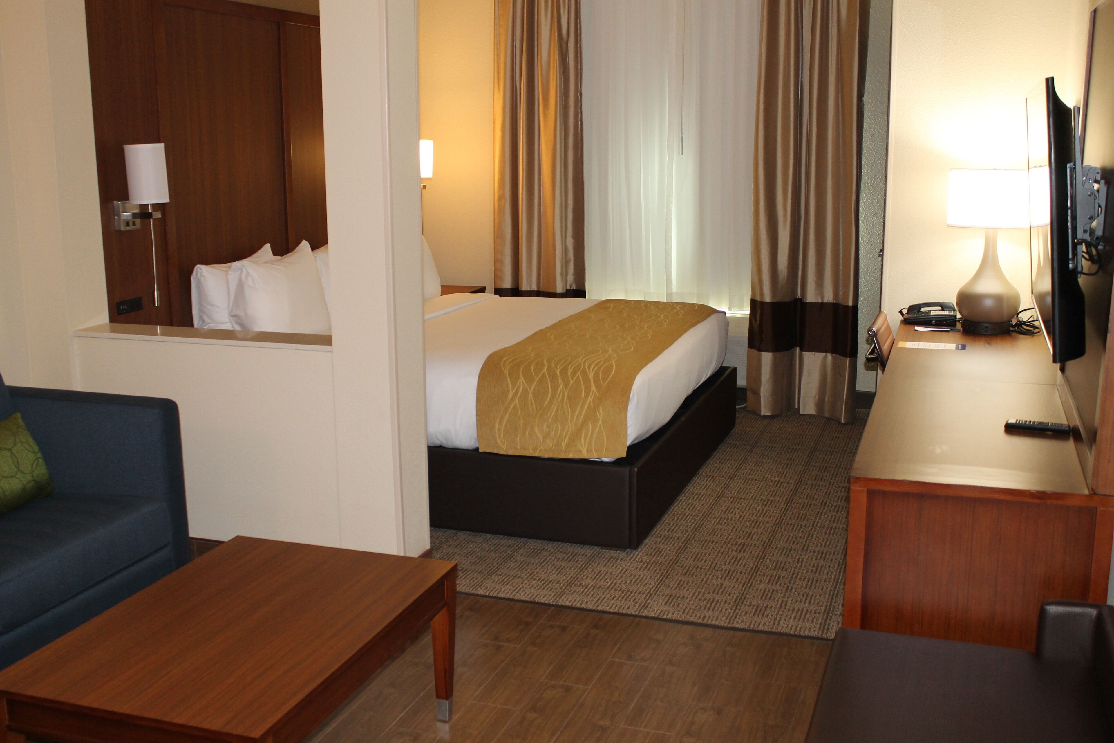 Comfort Inn & Suites Lakewood by JBLM