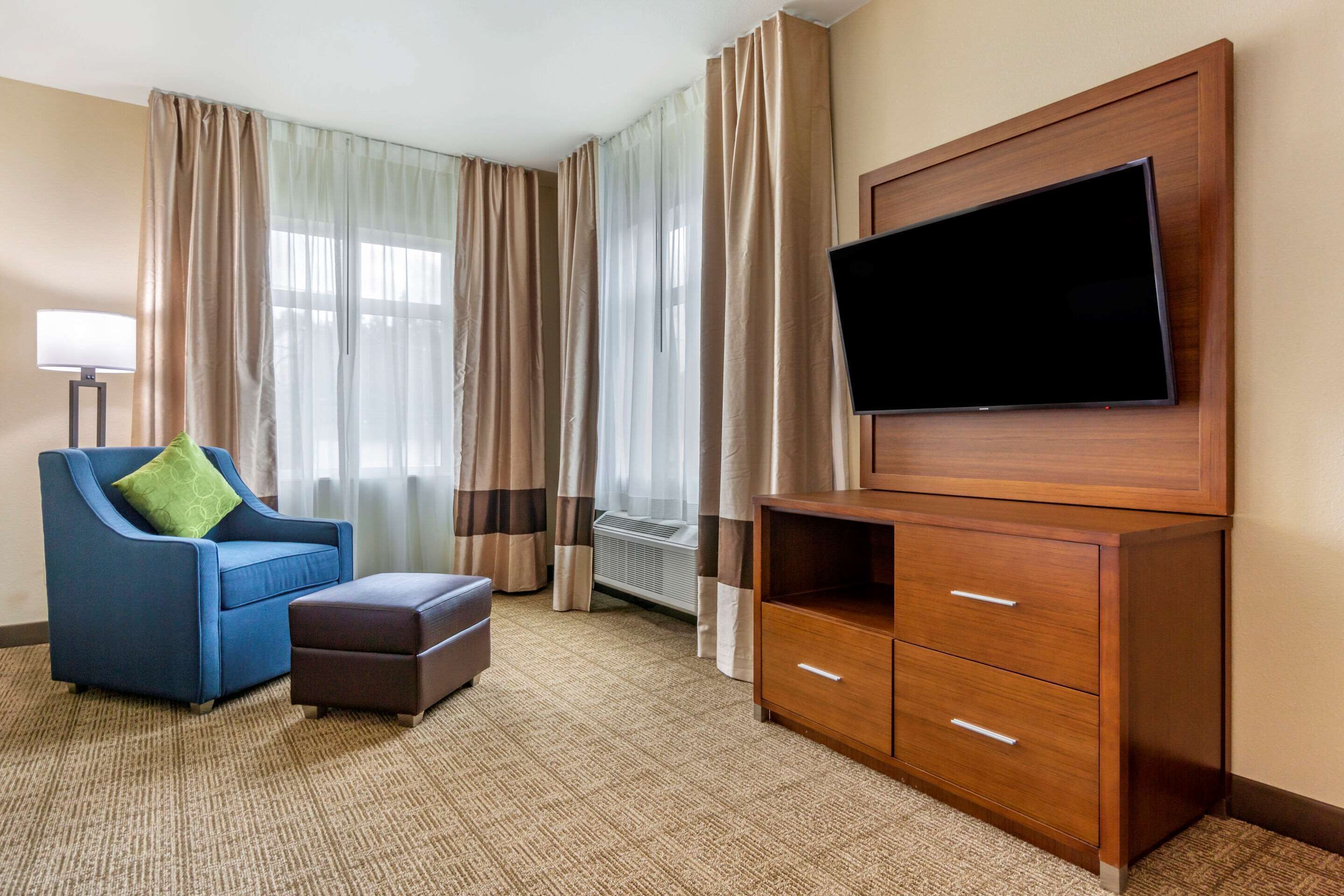 Comfort Inn & Suites Lakewood by JBLM