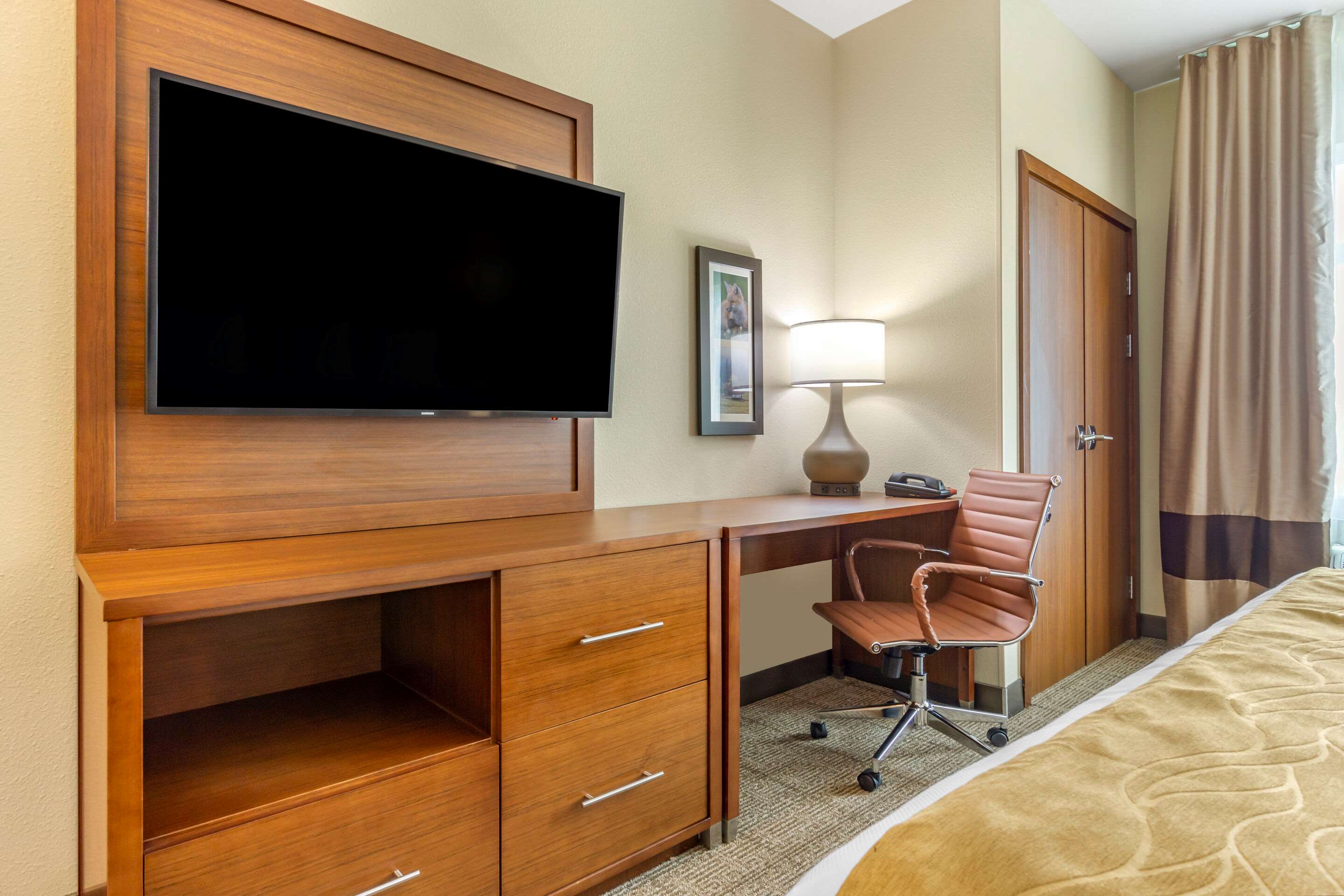 Comfort Inn & Suites Lakewood by JBLM